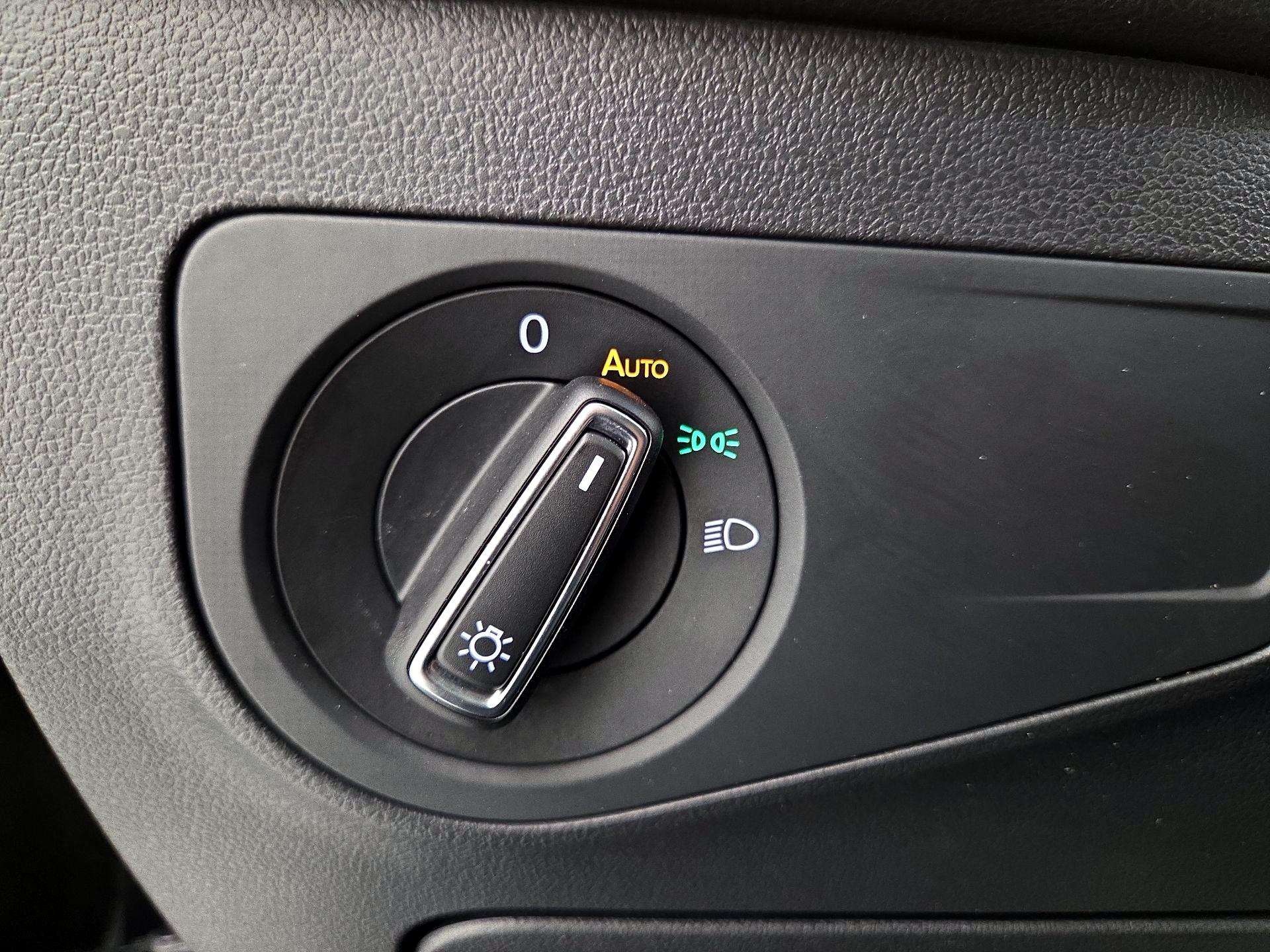 Thumbnail: 2022 Volkswagen Tiguan - 13