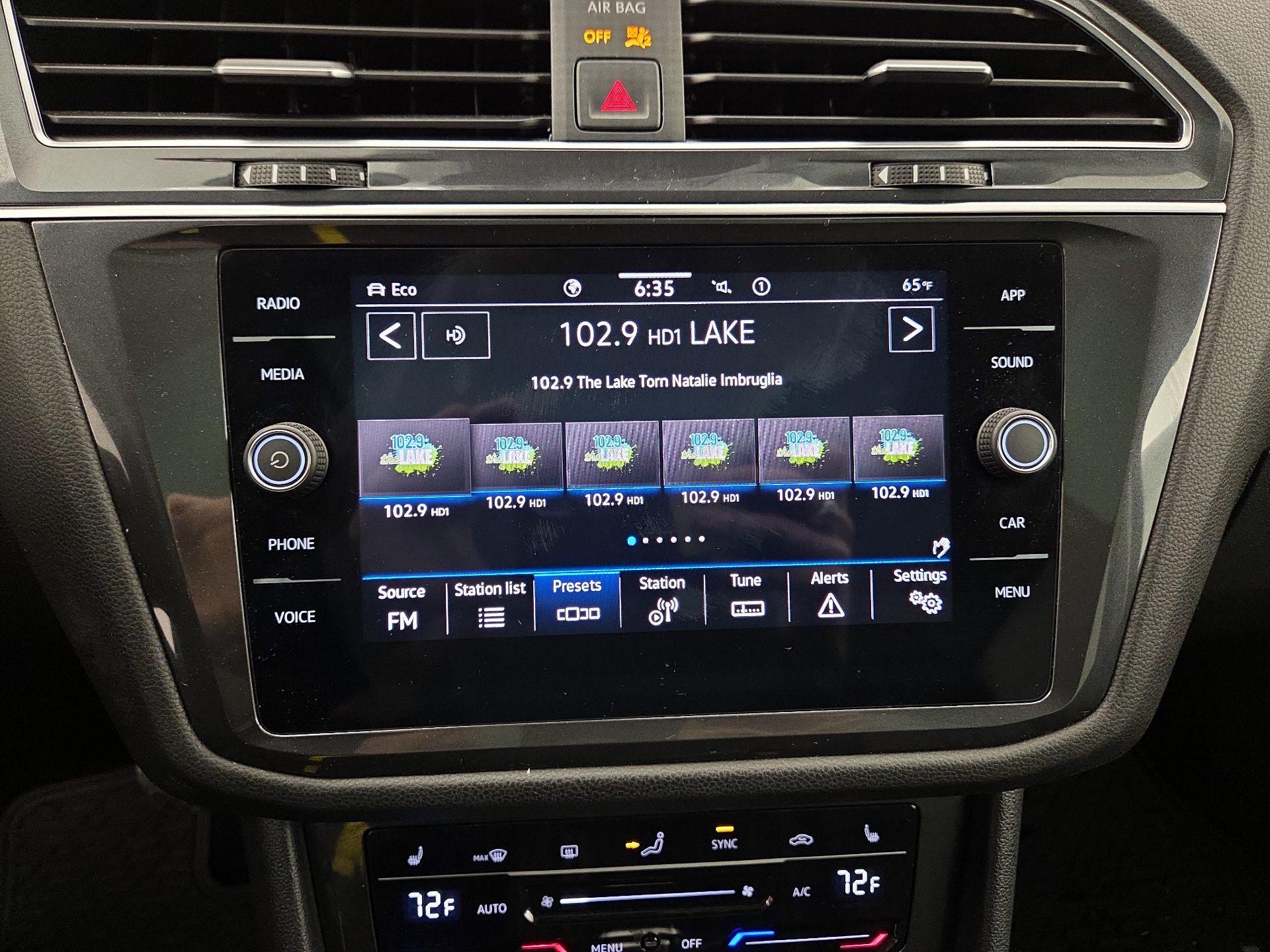 Thumbnail: 2022 Volkswagen Tiguan - 15