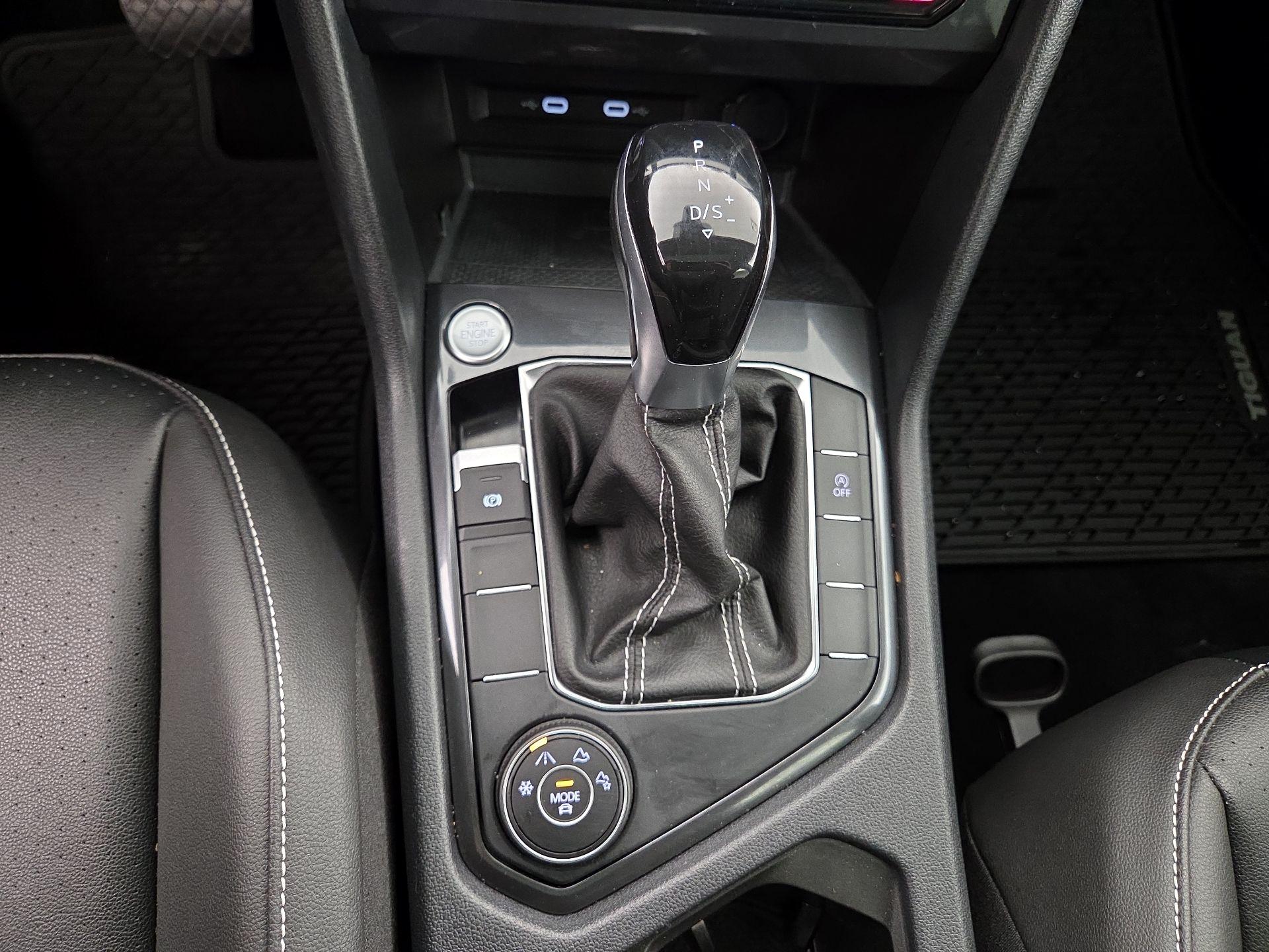 Thumbnail: 2022 Volkswagen Tiguan - 17