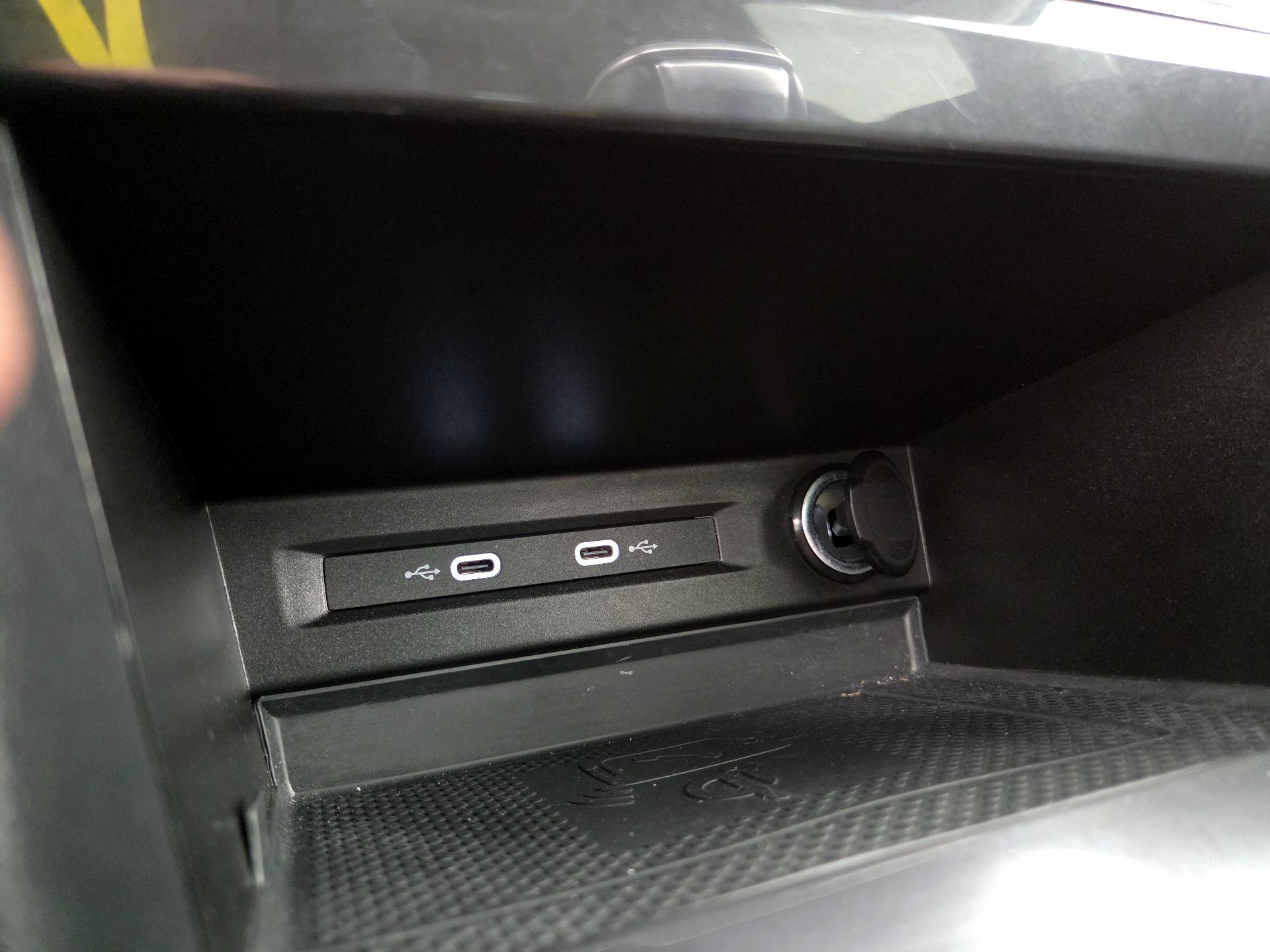 Thumbnail: 2022 Volkswagen Tiguan - 18