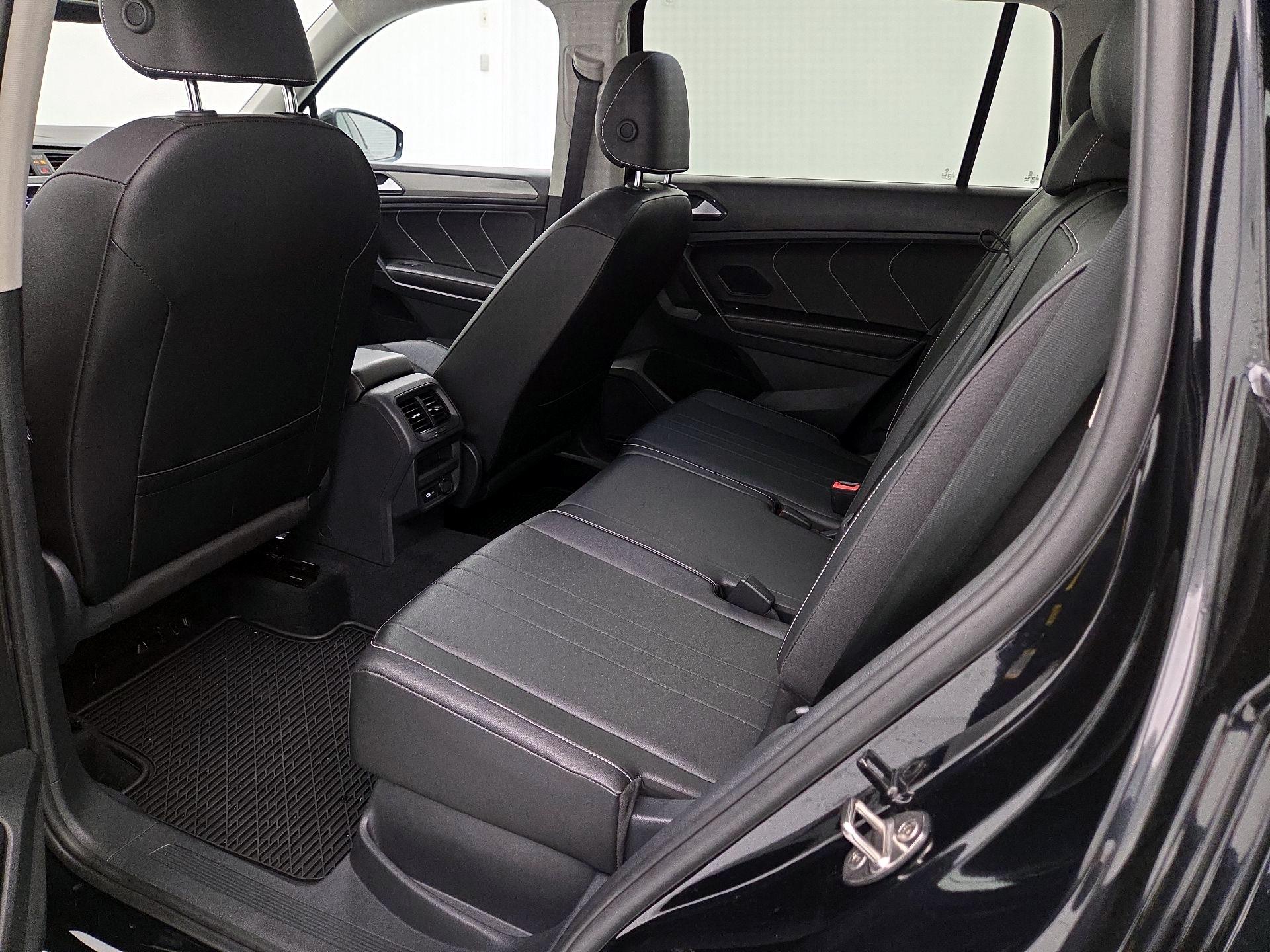 Thumbnail: 2022 Volkswagen Tiguan - 20