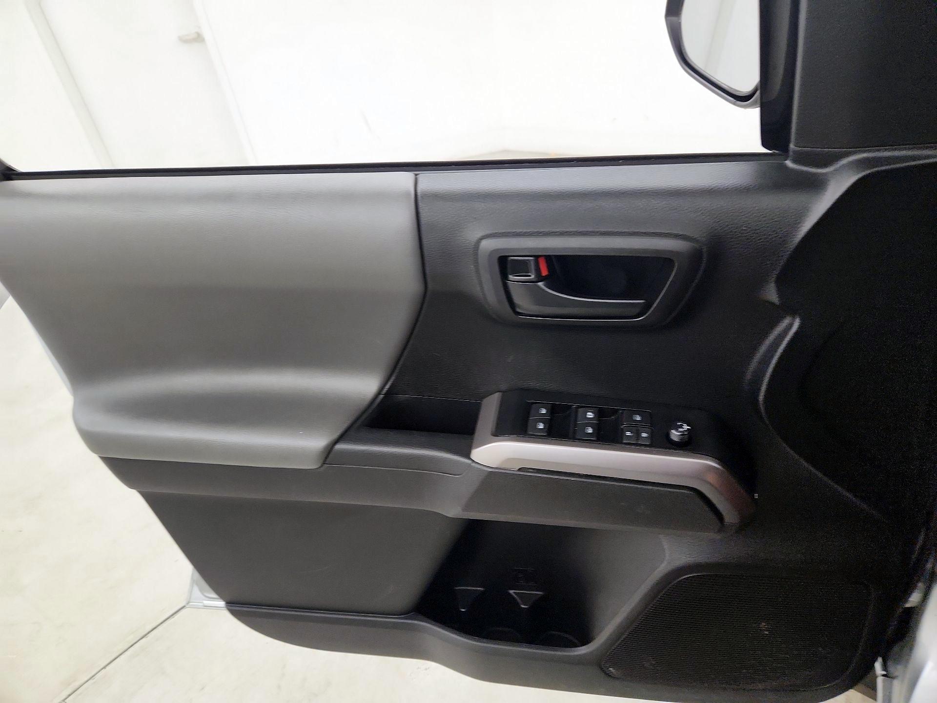 Thumbnail: 2023 Toyota Tacoma - 12