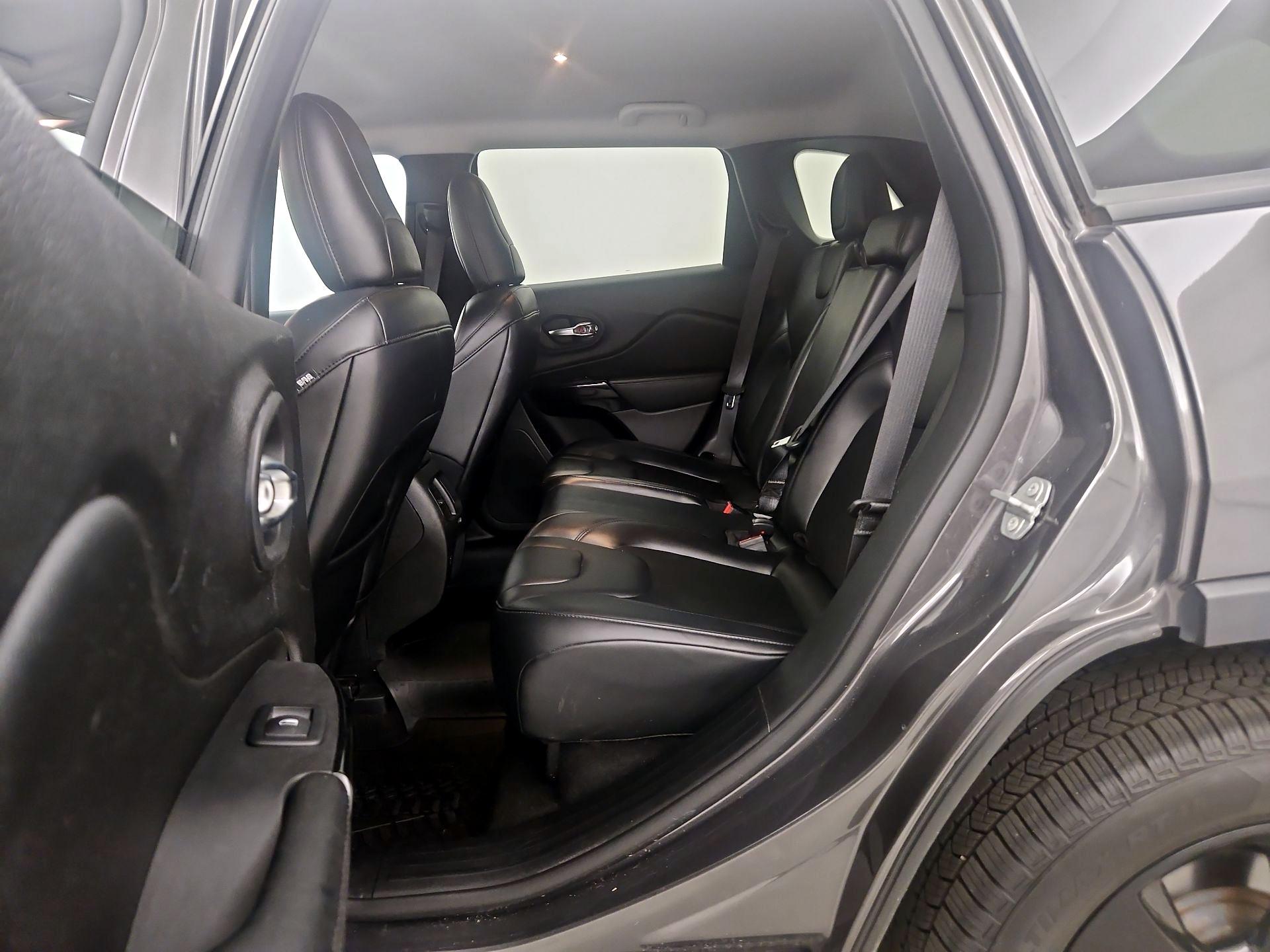 Thumbnail: 2021 Jeep Cherokee - 19