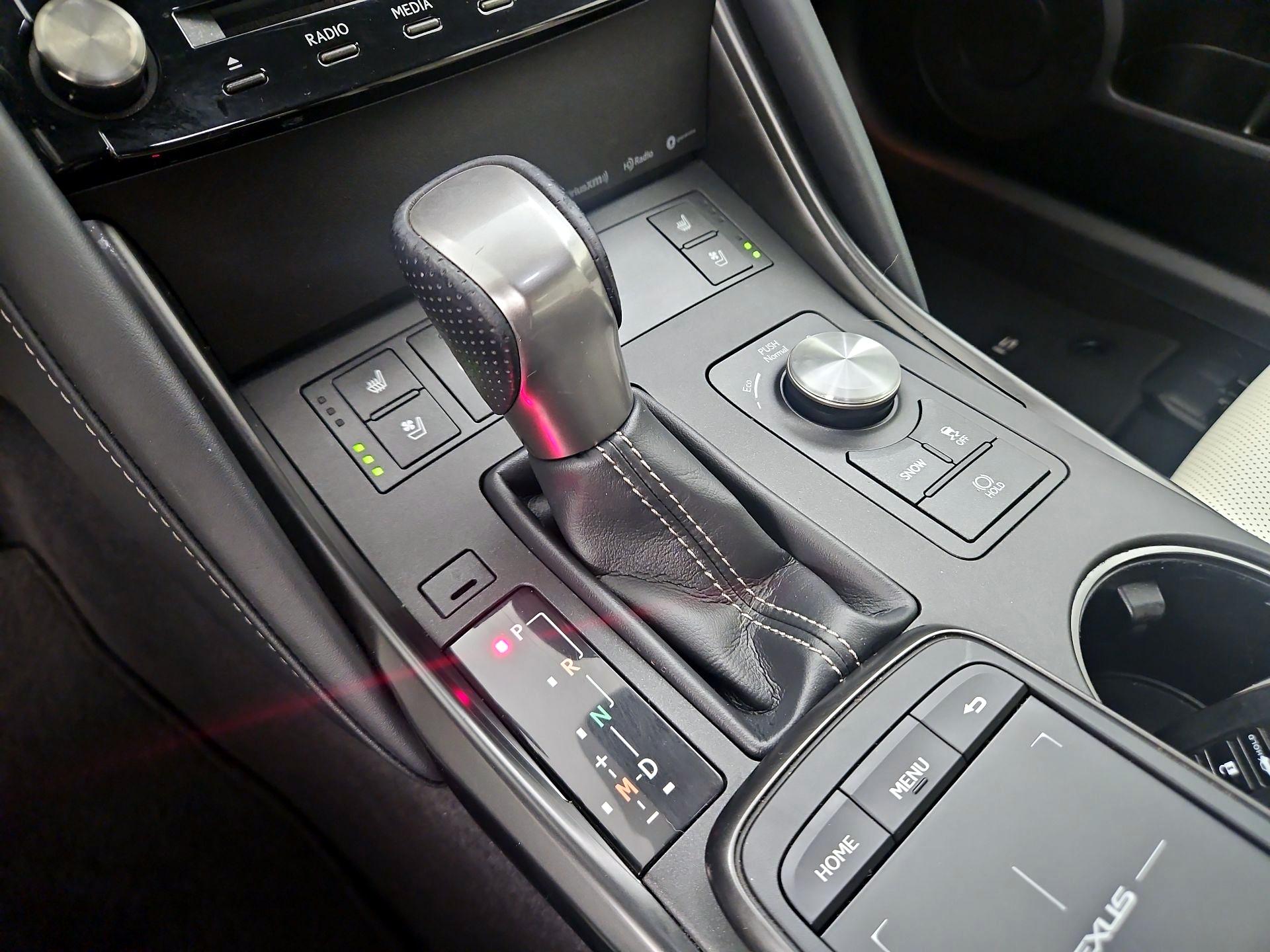 Thumbnail: 2021 Lexus IS - 17