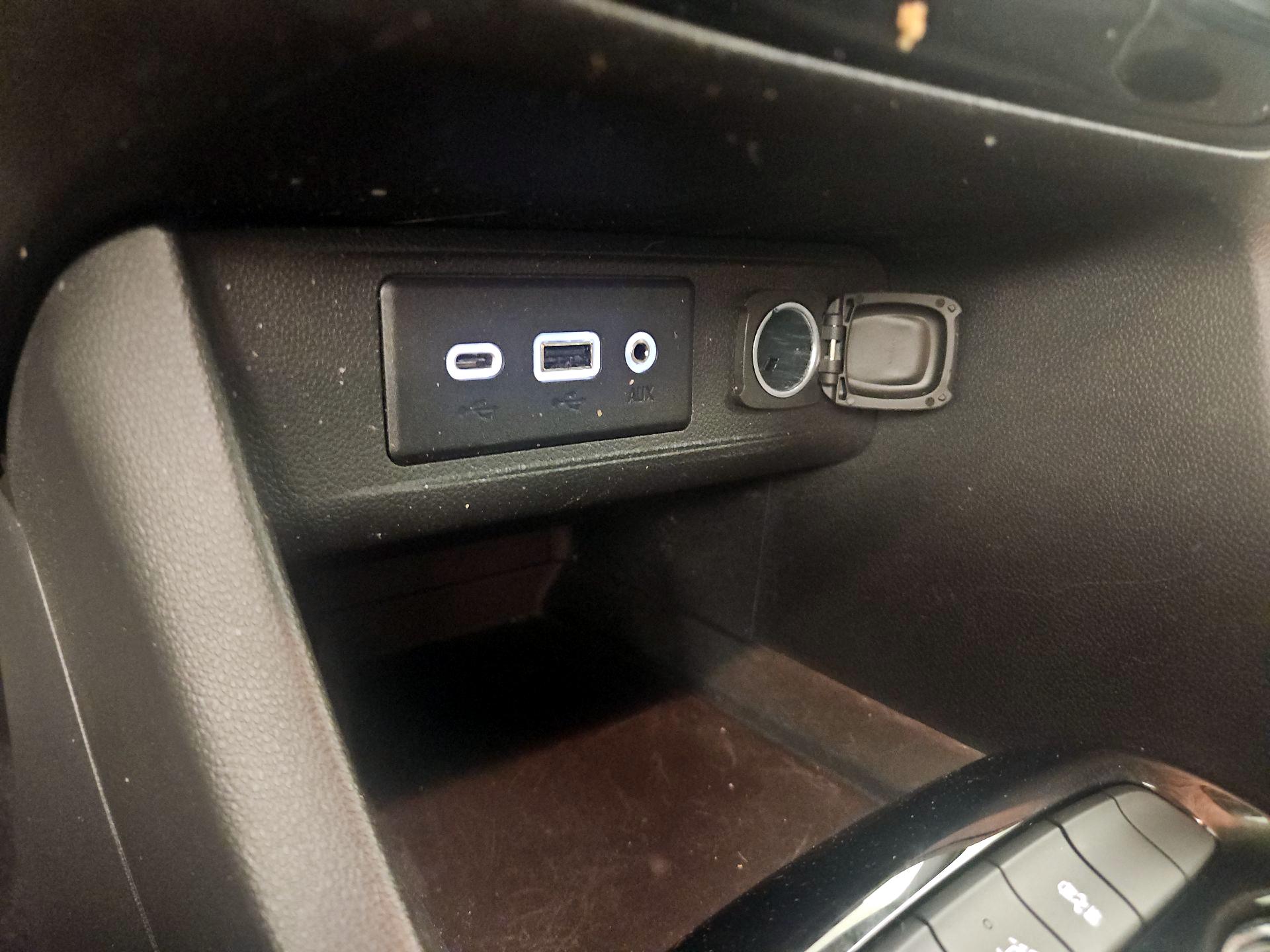 Thumbnail: 2023 Buick Encore GX - 18