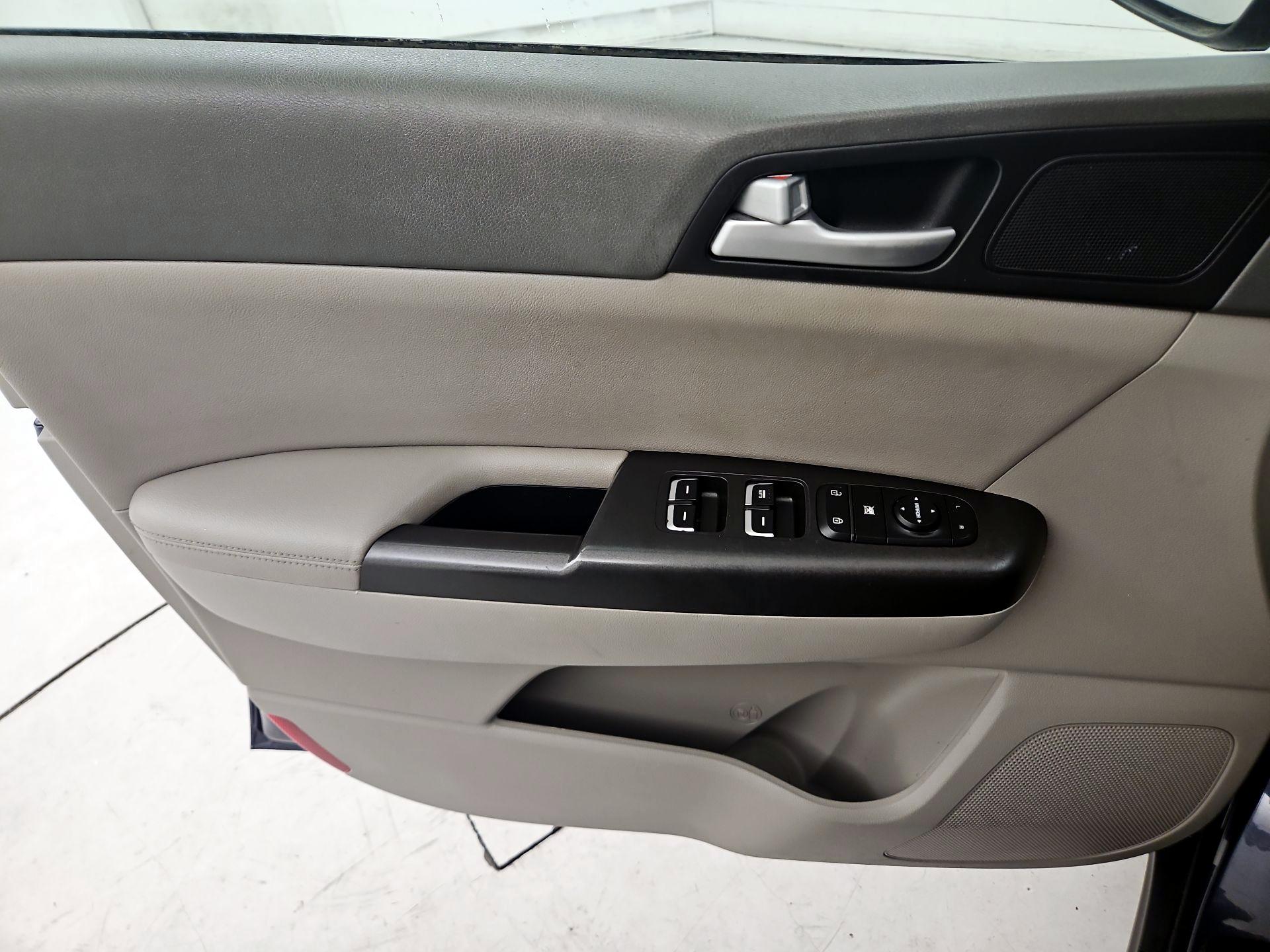 Thumbnail: 2017 Kia Sportage - 12