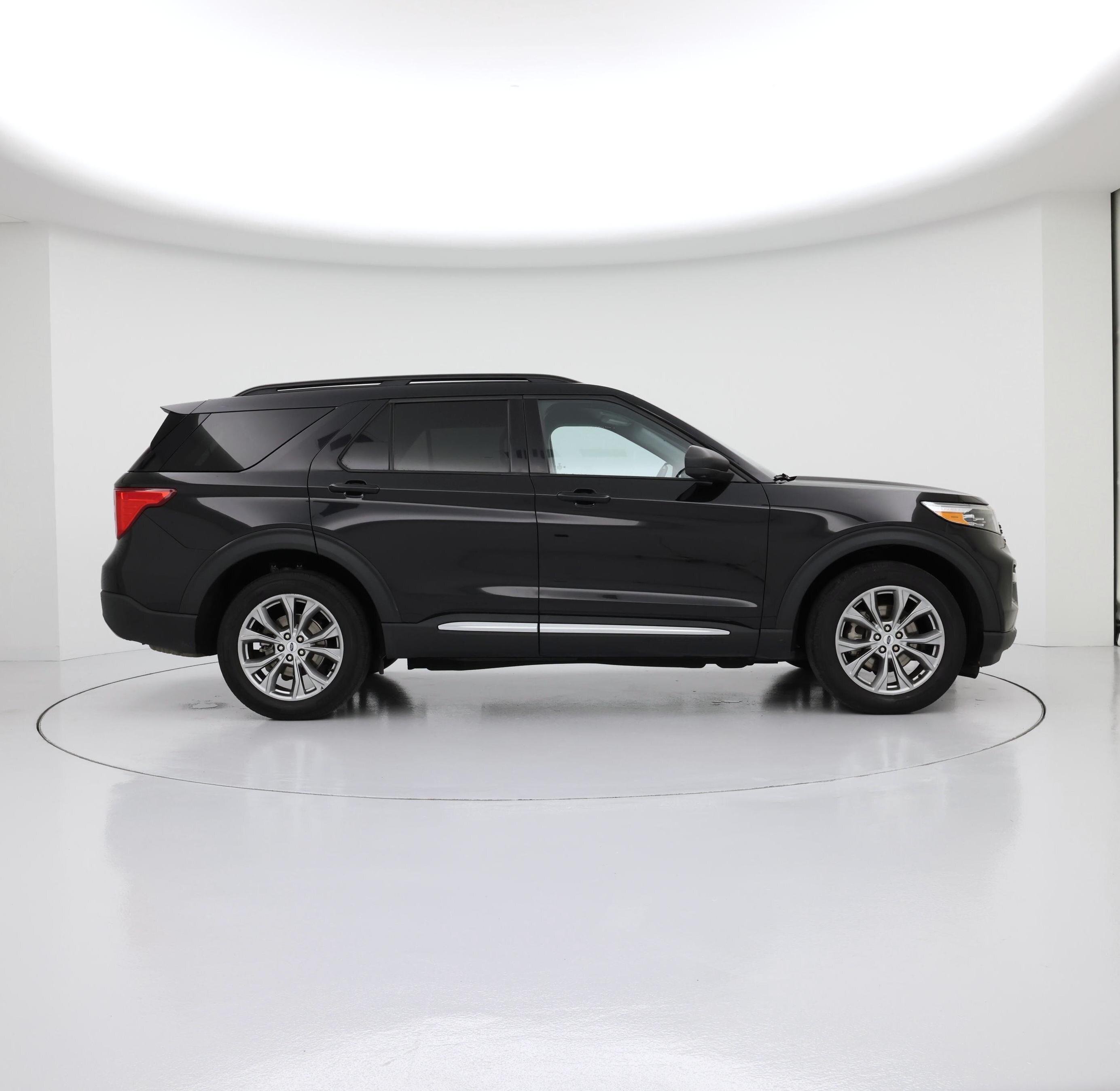 Thumbnail: 2022 Ford Explorer - 7