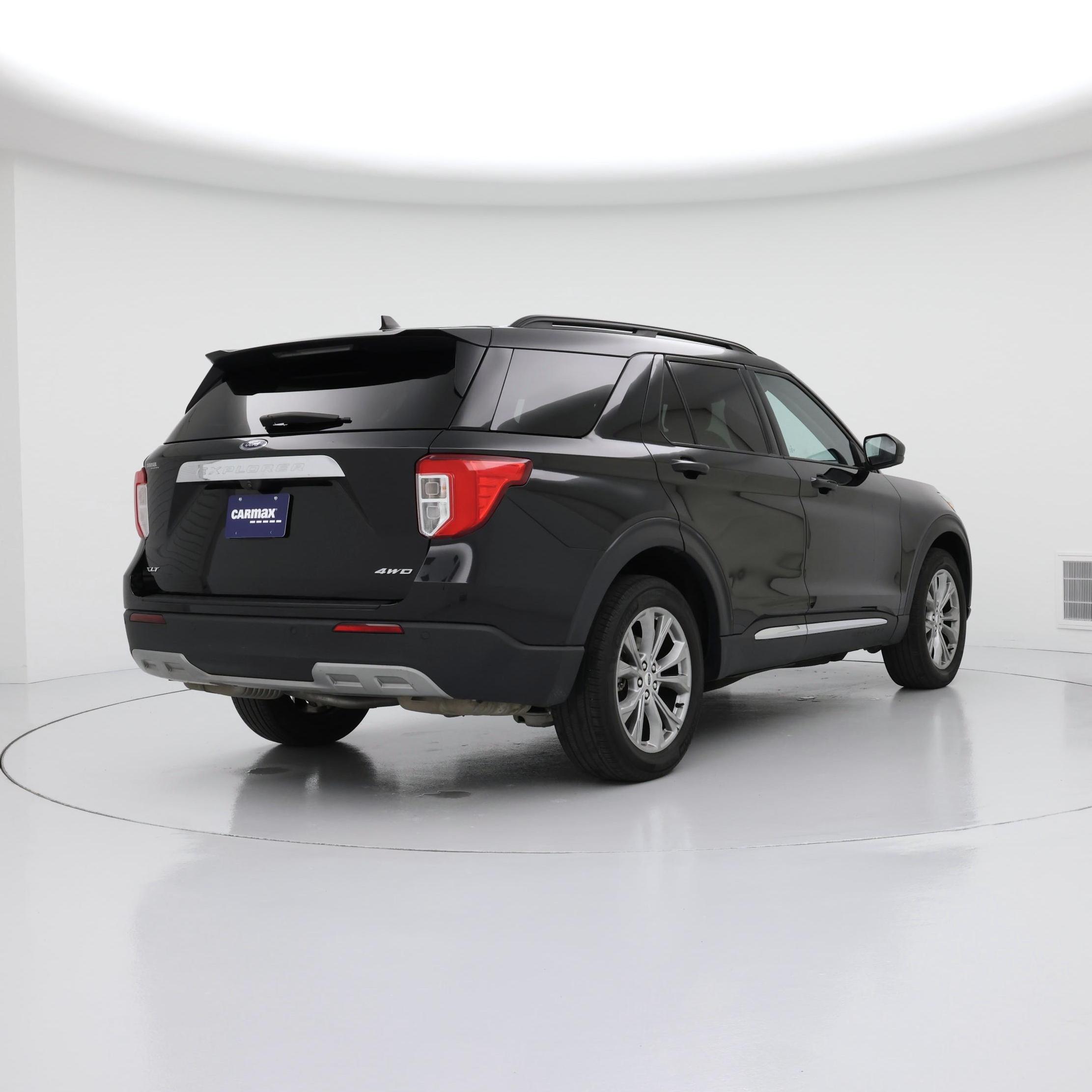 Thumbnail: 2022 Ford Explorer - 8