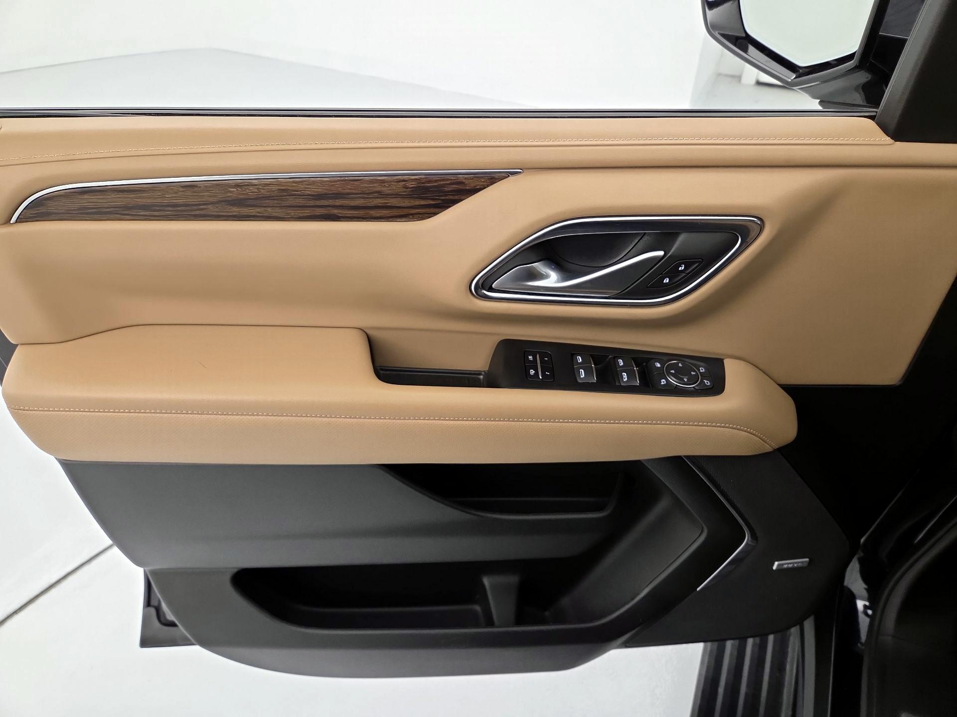 Thumbnail: 2022 Chevrolet Suburban - 12