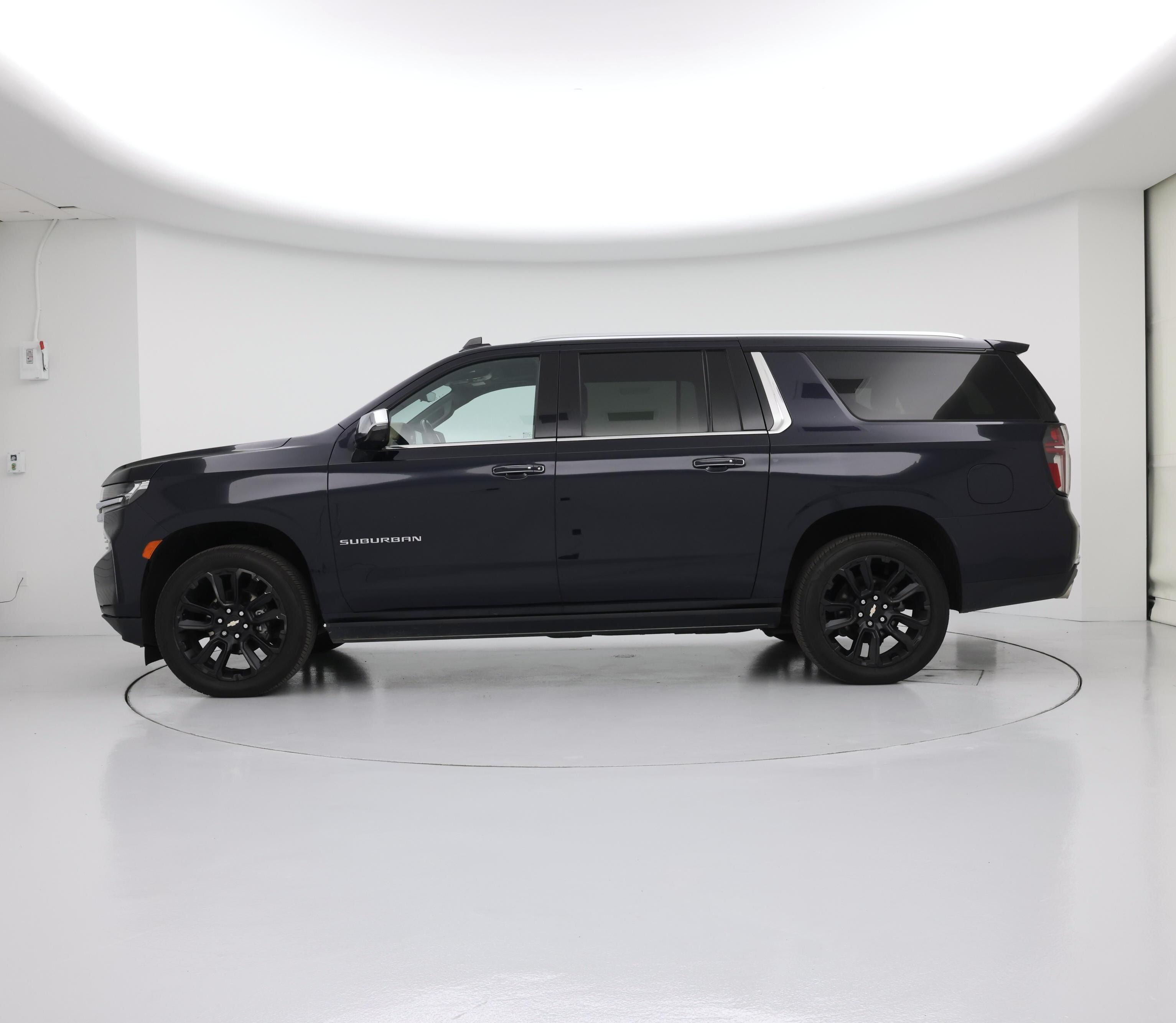 Thumbnail: 2022 Chevrolet Suburban - 3