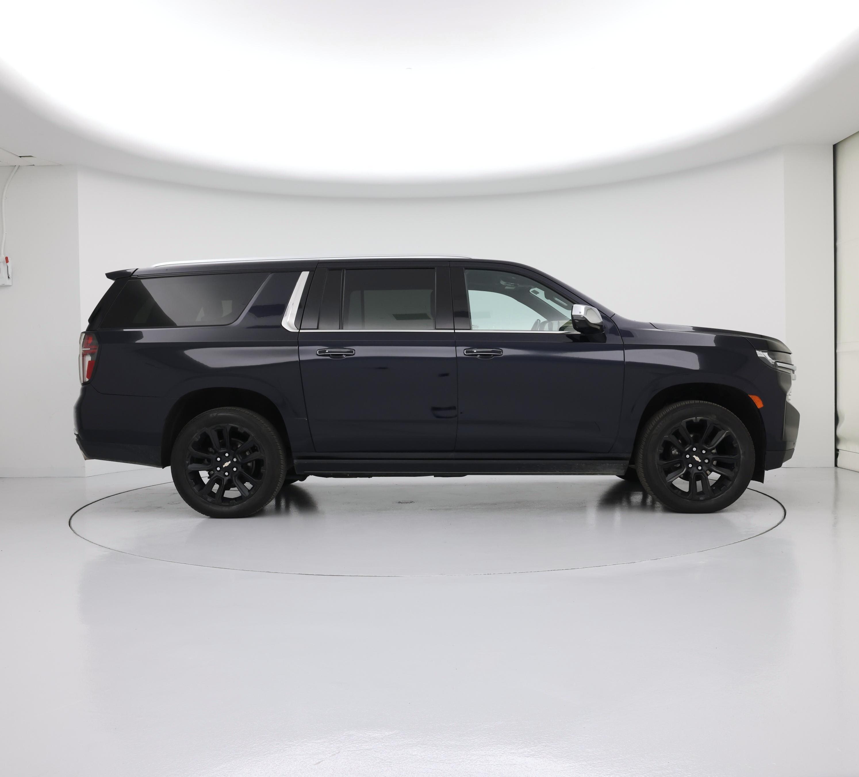 Thumbnail: 2022 Chevrolet Suburban - 7