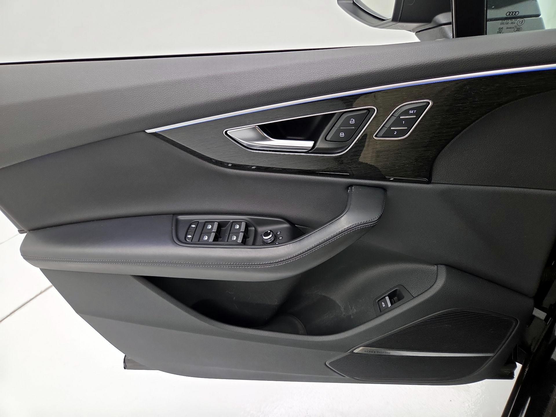 Thumbnail: 2021 Audi Q7 - 12