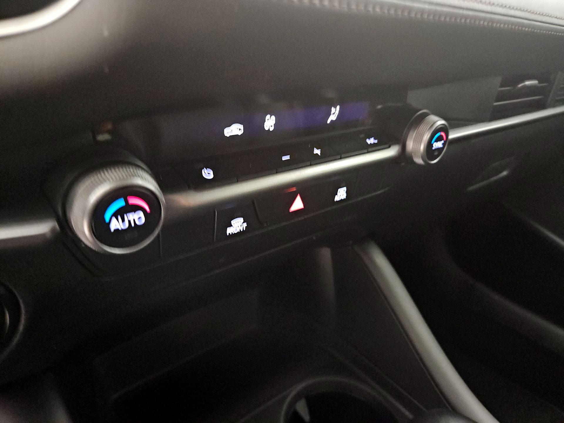 Thumbnail: 2021 Mazda Mazda3 - 17