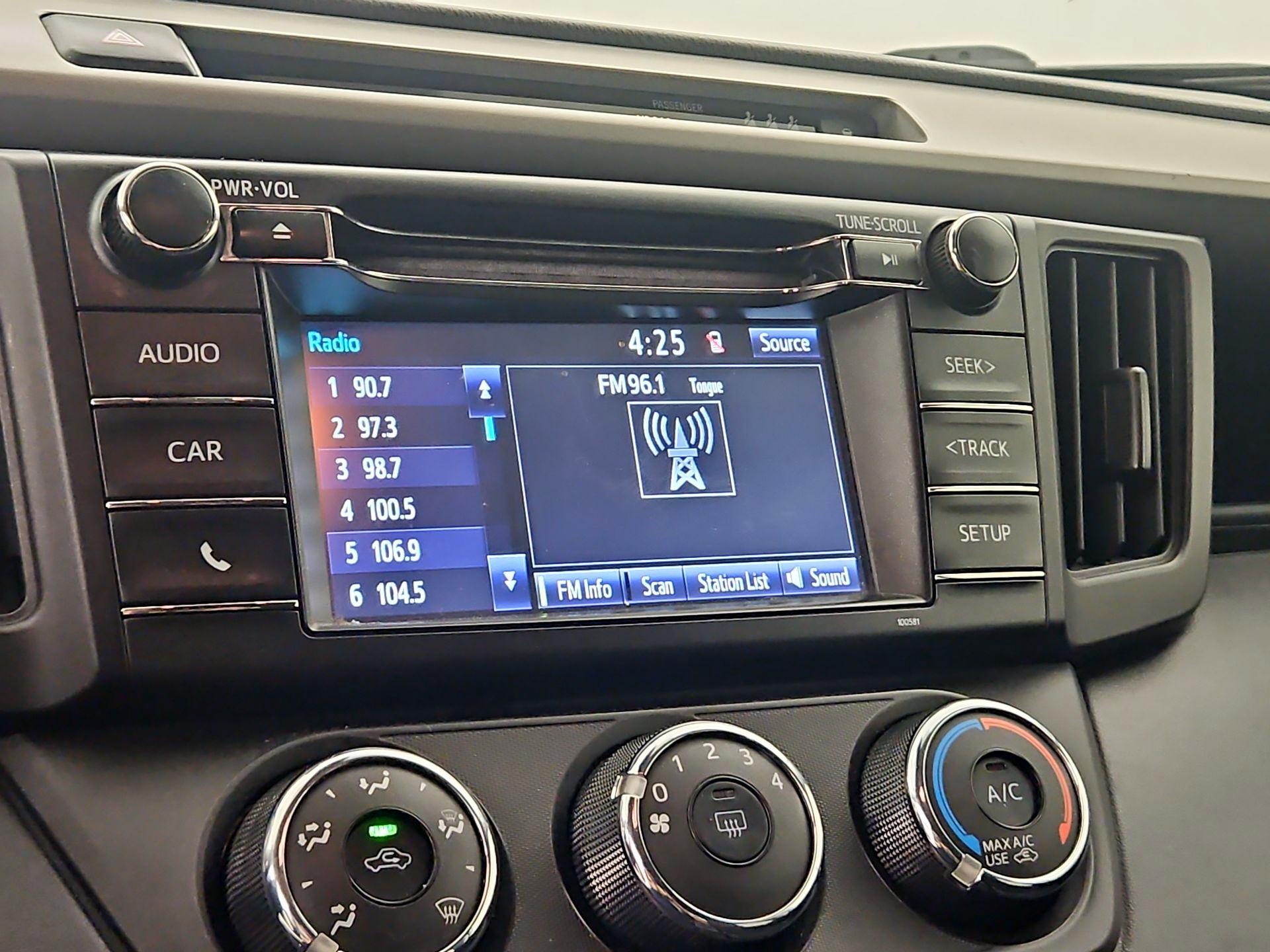 Thumbnail: 2017 Toyota RAV4 - 15