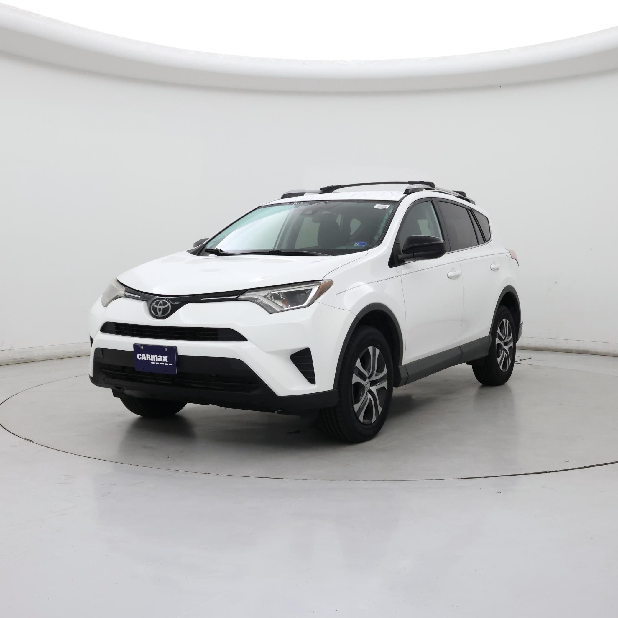 Thumbnail: 2017 Toyota RAV4 - 4