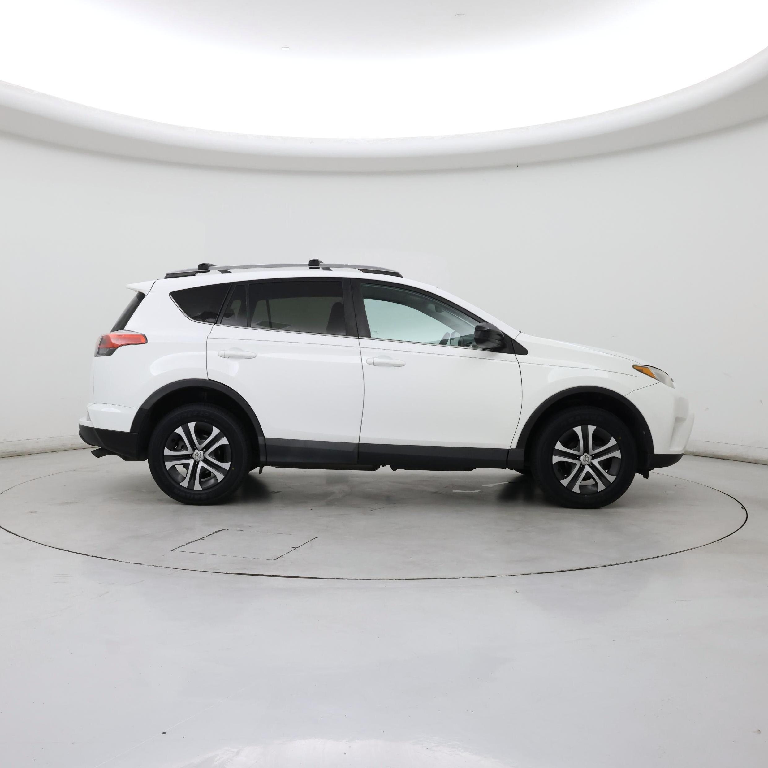 Thumbnail: 2017 Toyota RAV4 - 7