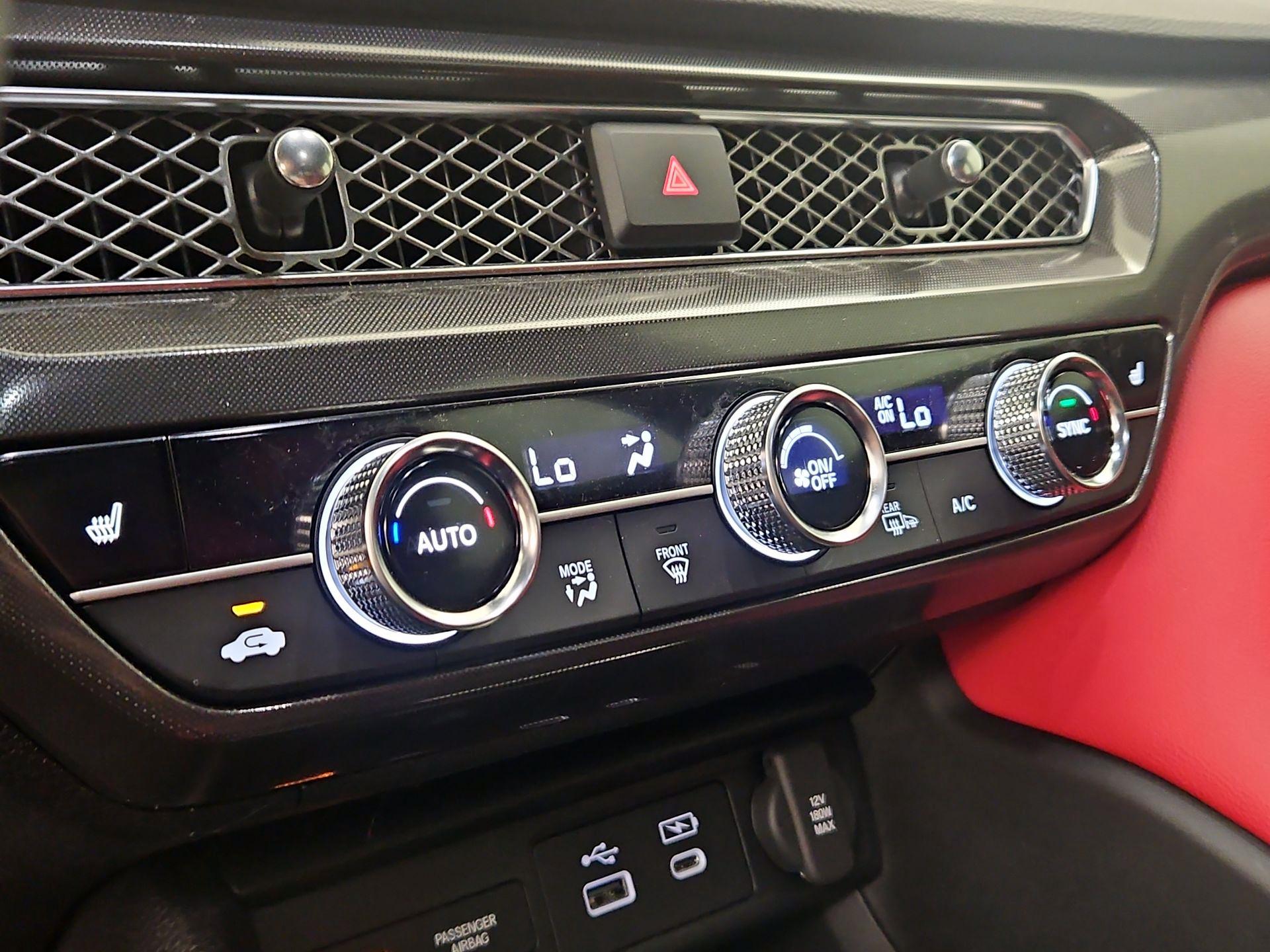 Thumbnail: 2024 Acura Integra - 16