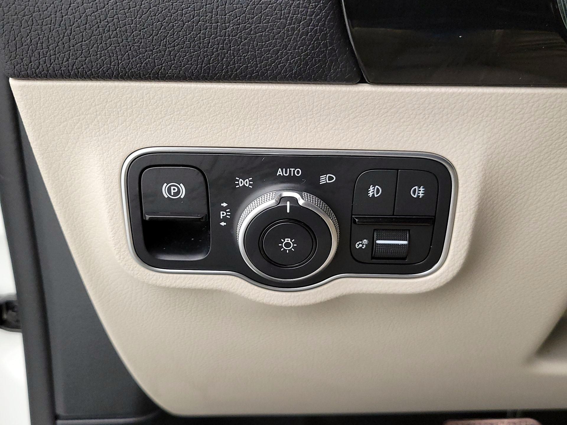 Thumbnail: 2022 Mercedes-Benz GLA - 13