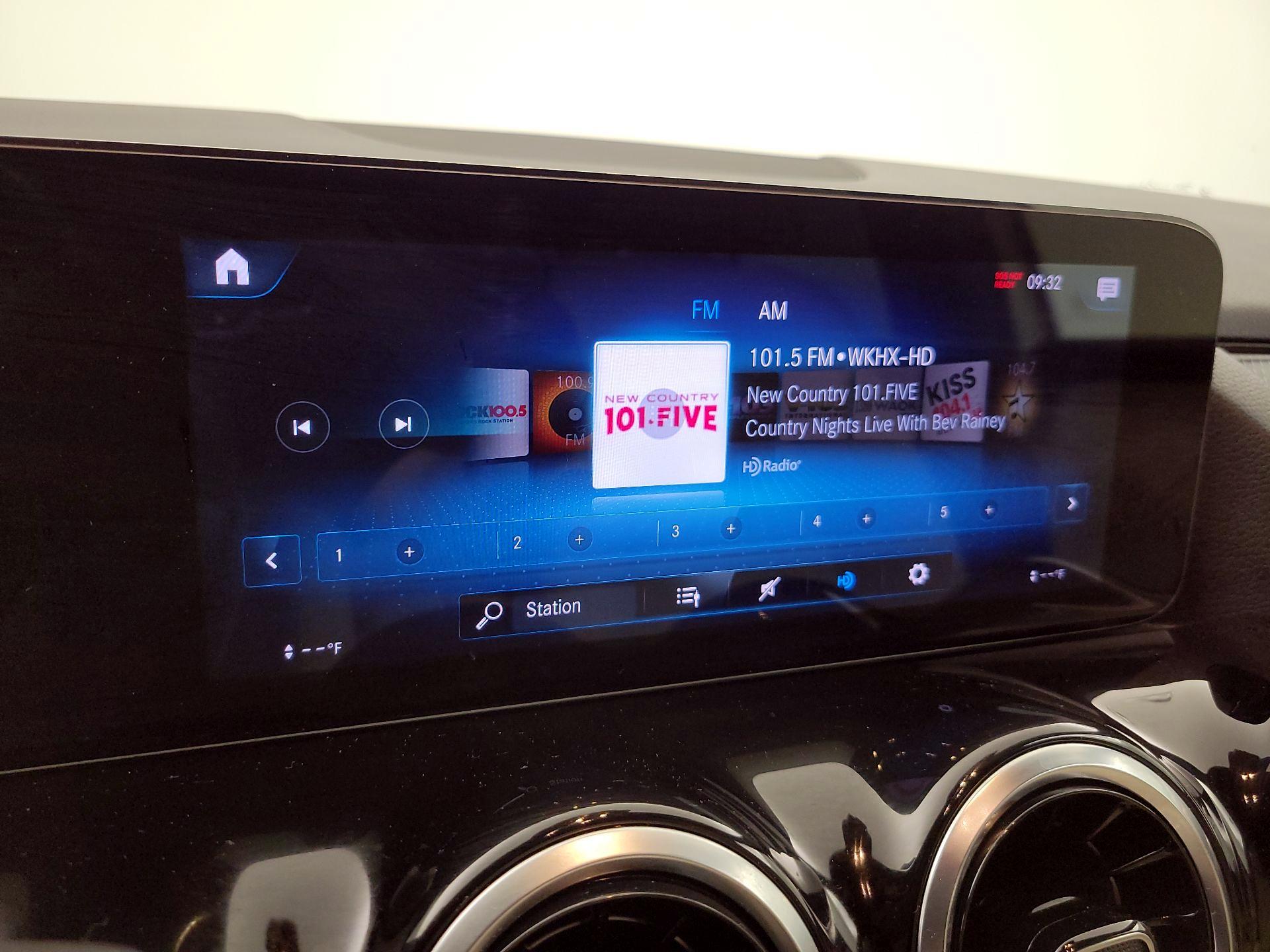 Thumbnail: 2022 Mercedes-Benz GLA - 16