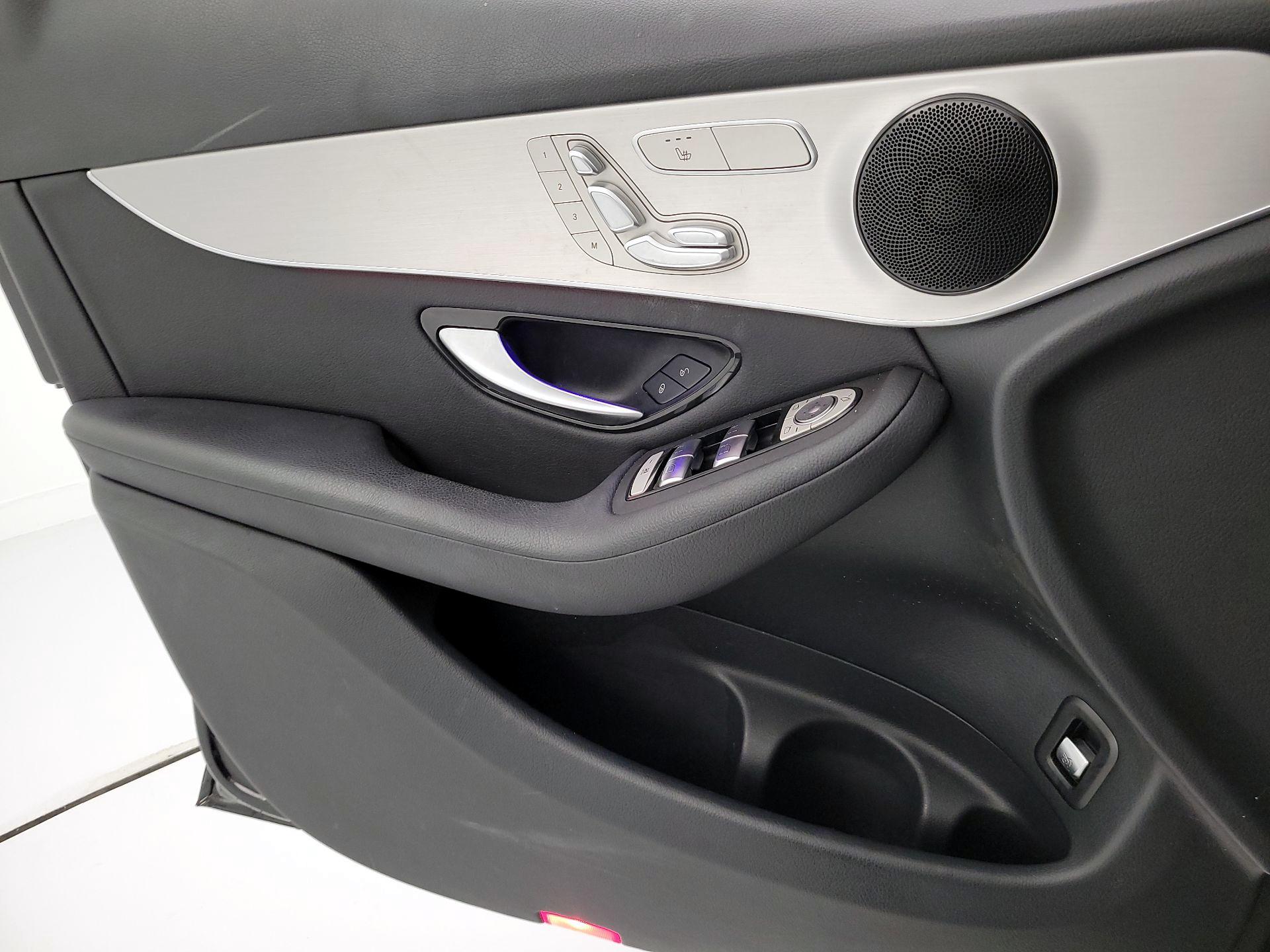 Thumbnail: 2022 Mercedes-Benz GLC - 12