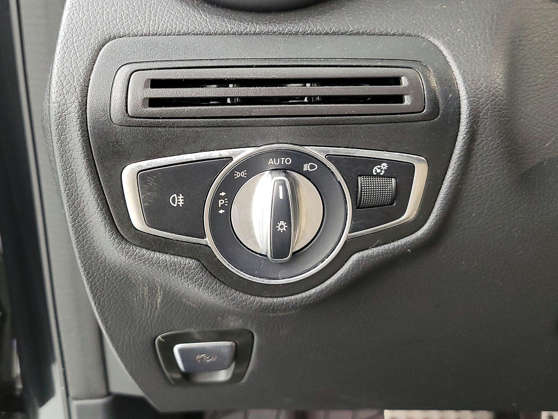 Thumbnail: 2022 Mercedes-Benz GLC - 13