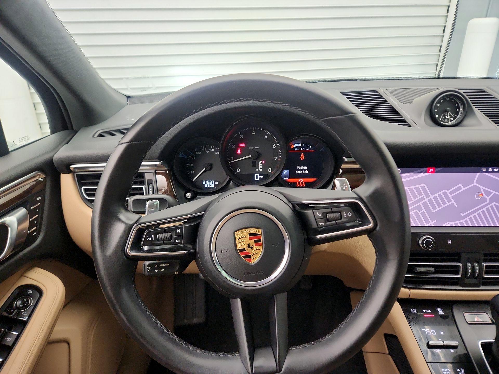 Thumbnail: 2022 Porsche Macan - 10