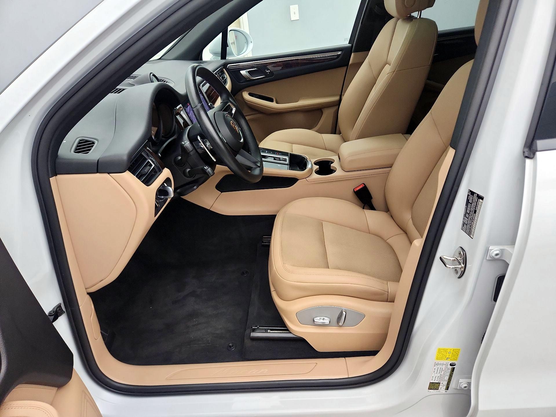 Thumbnail: 2022 Porsche Macan - 11