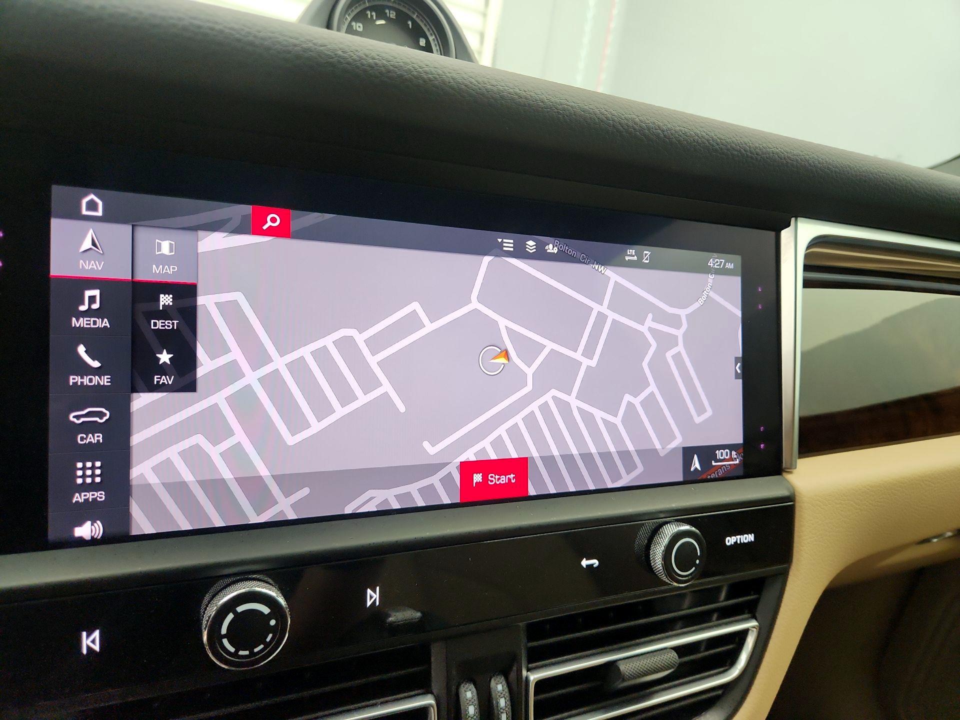 Thumbnail: 2022 Porsche Macan - 14