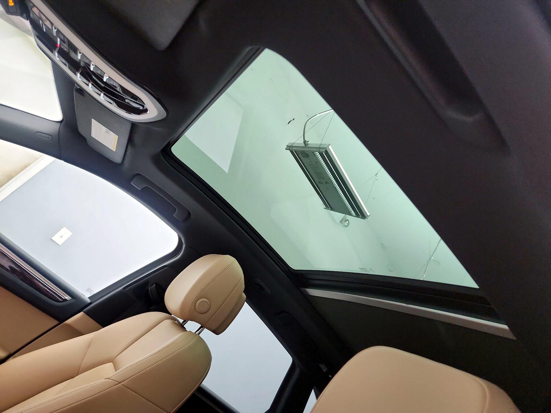 Thumbnail: 2022 Porsche Macan - 20