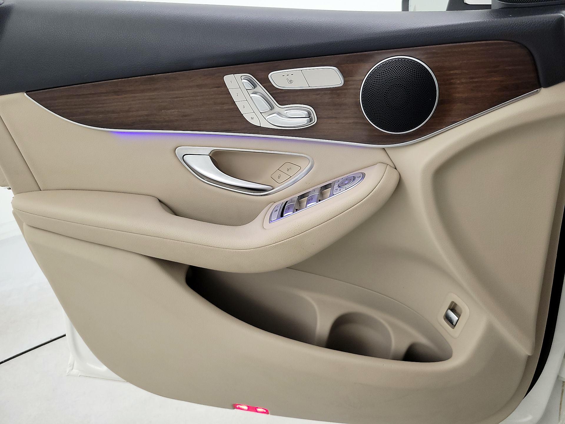 Thumbnail: 2022 Mercedes-Benz GLC - 12