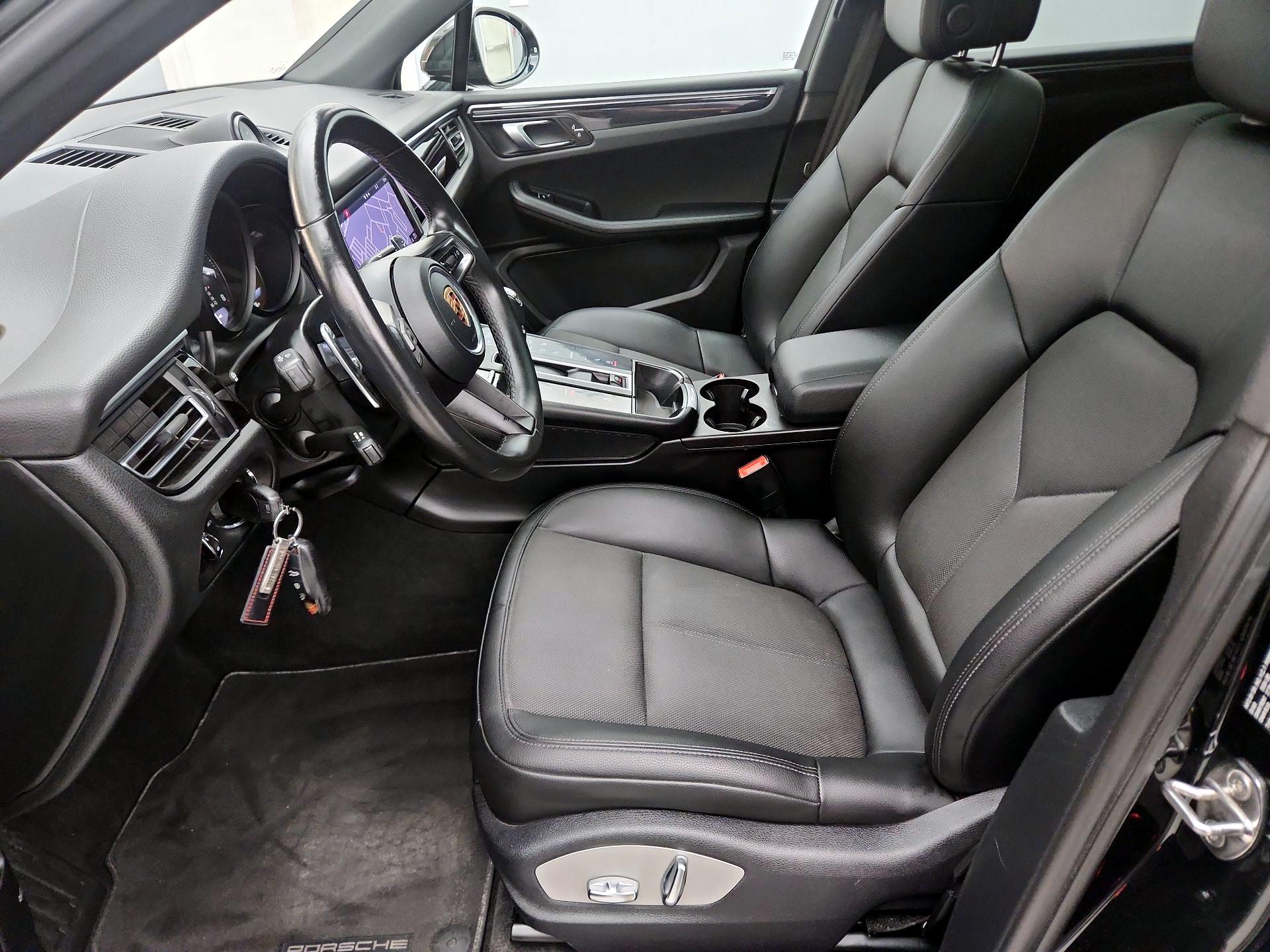 Thumbnail: 2022 Porsche Macan - 11