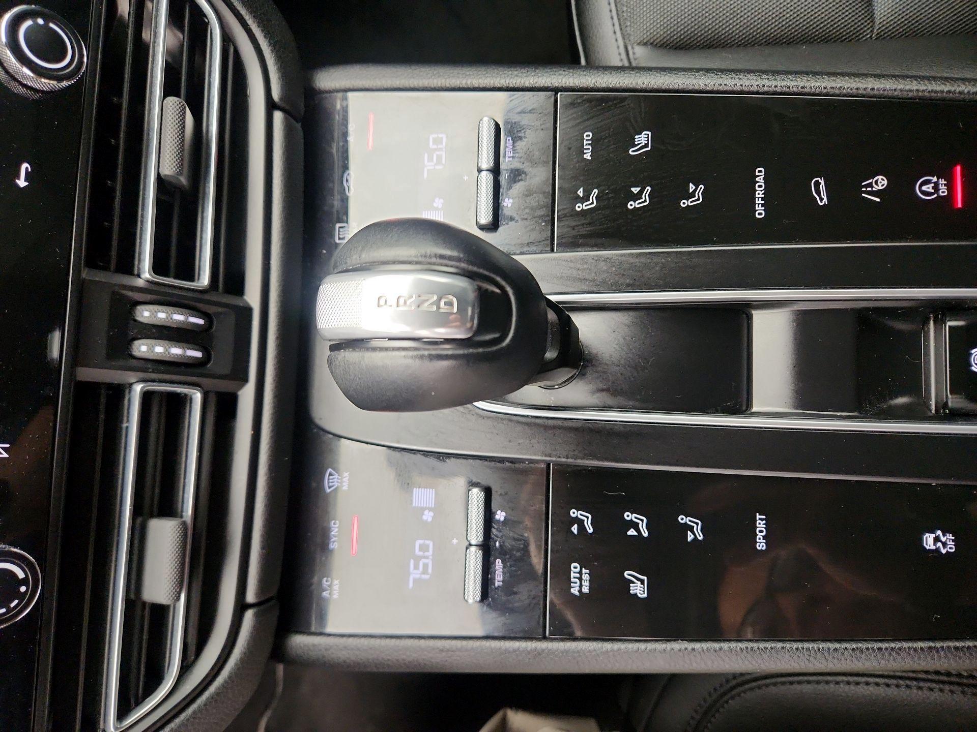 Thumbnail: 2022 Porsche Macan - 18