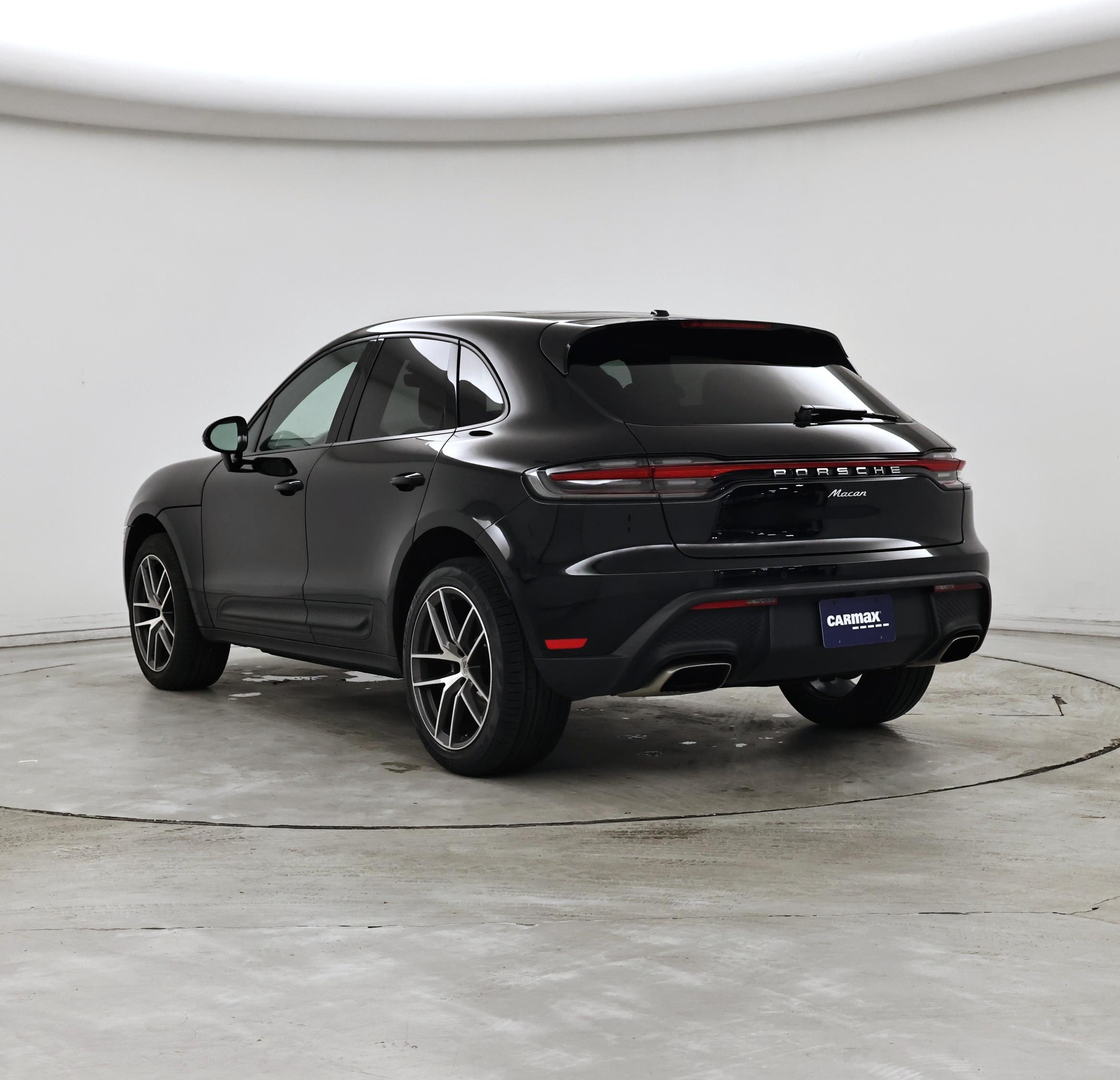 Thumbnail: 2022 Porsche Macan - 2