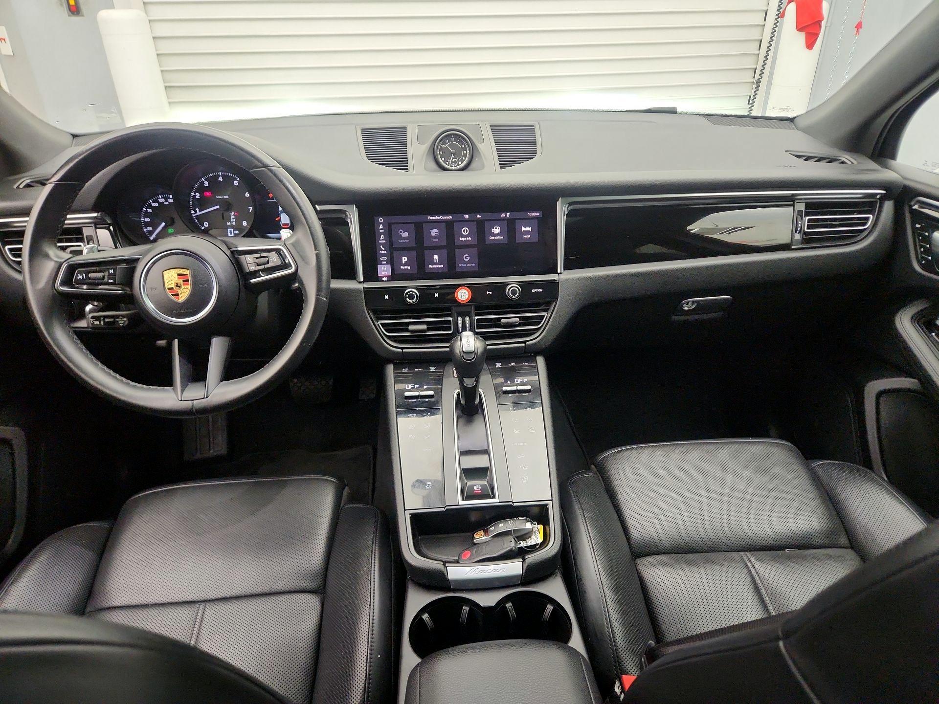Thumbnail: 2023 Porsche Macan - 9