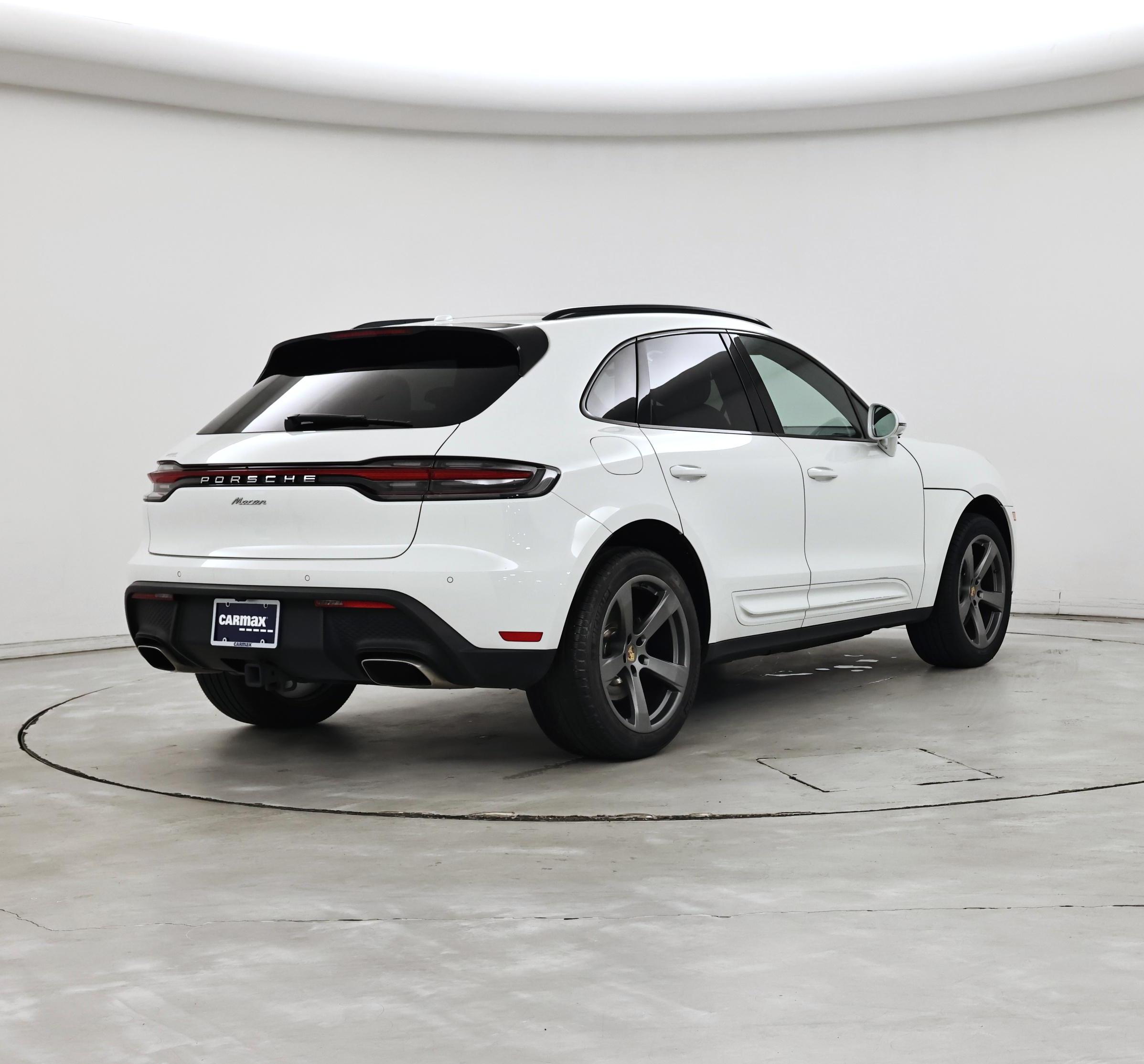 Thumbnail: 2023 Porsche Macan - 8