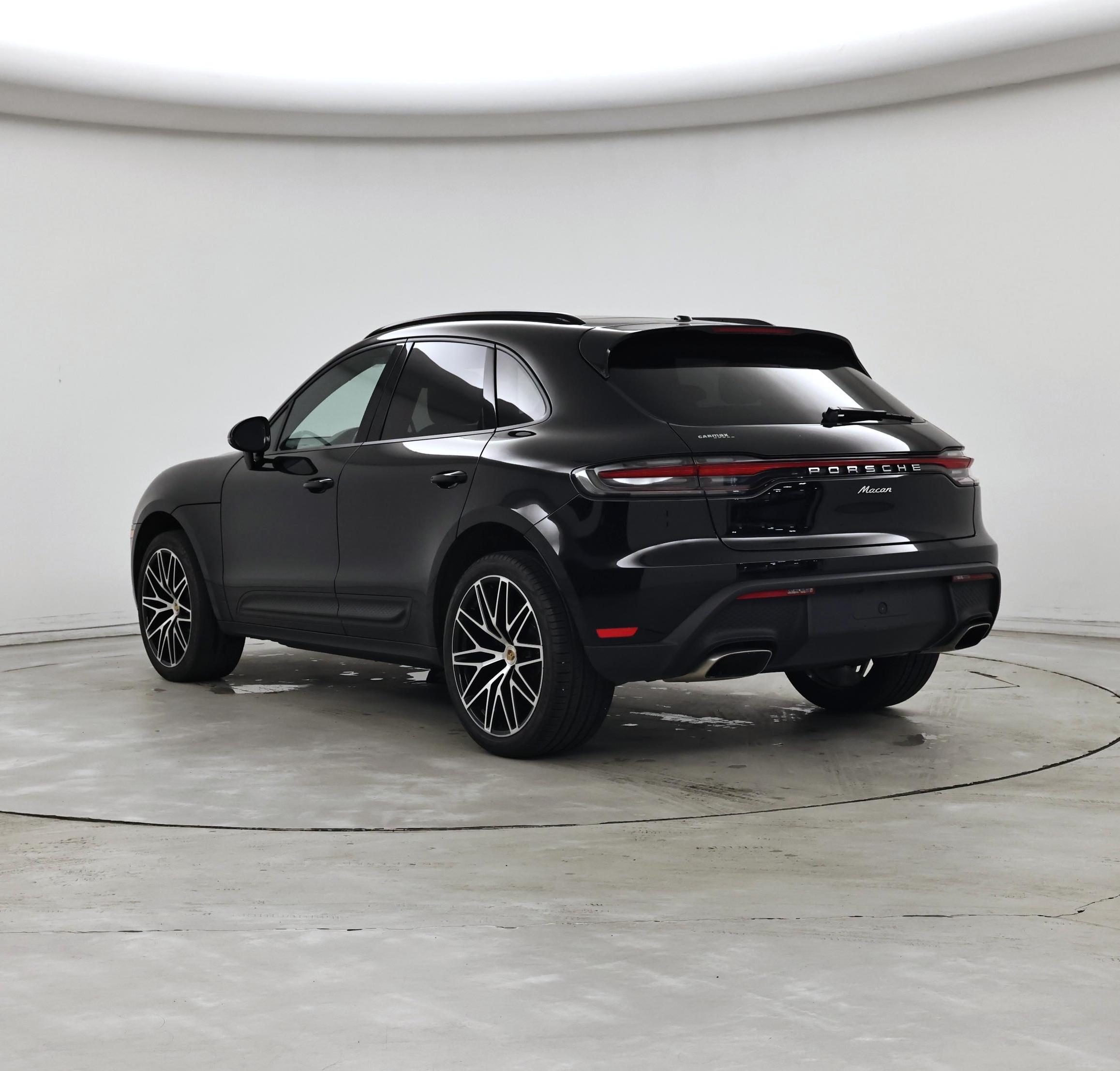 Thumbnail: 2023 Porsche Macan - 2