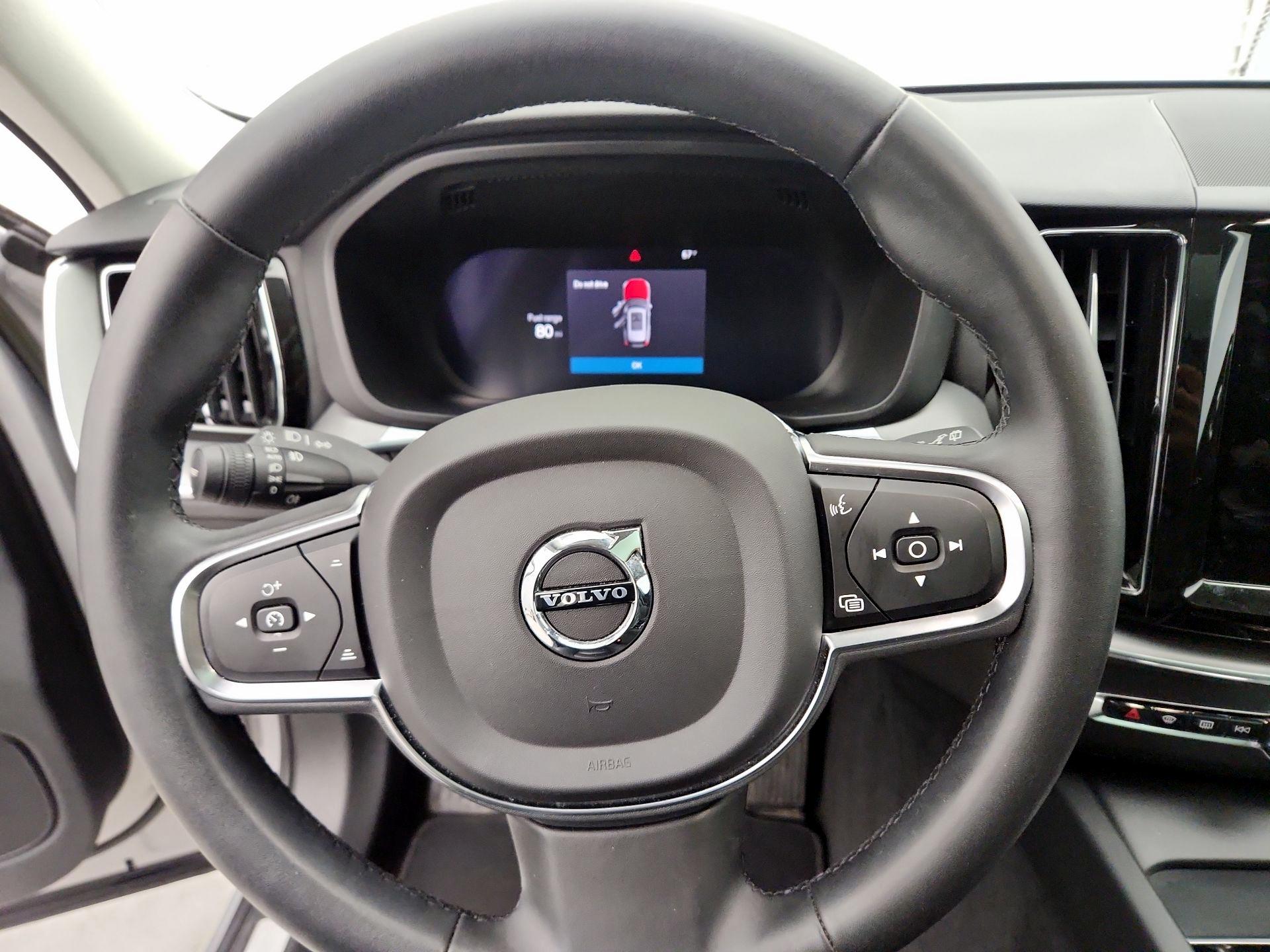 Thumbnail: 2023 Volvo XC60 - 10