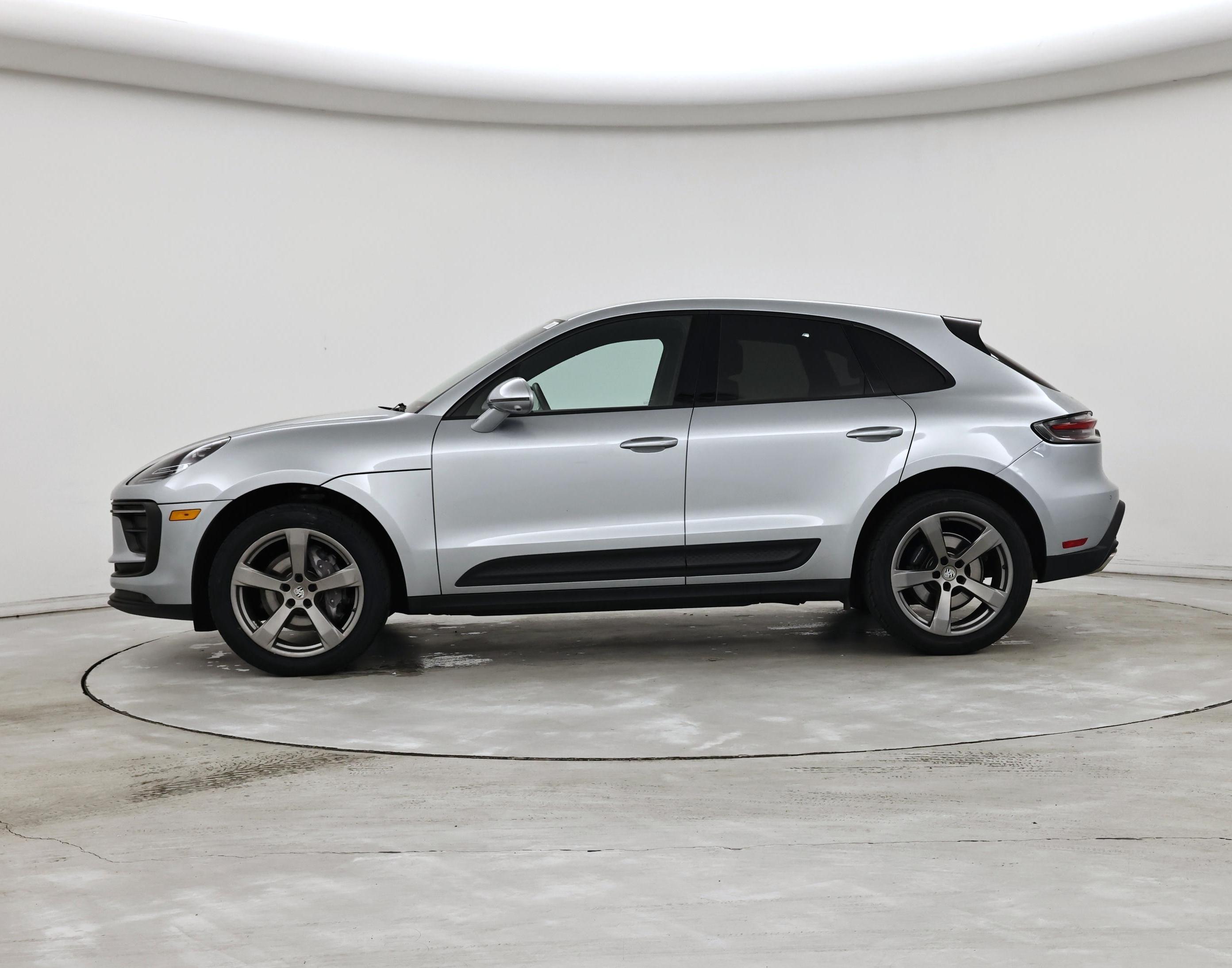 Thumbnail: 2022 Porsche Macan - 3