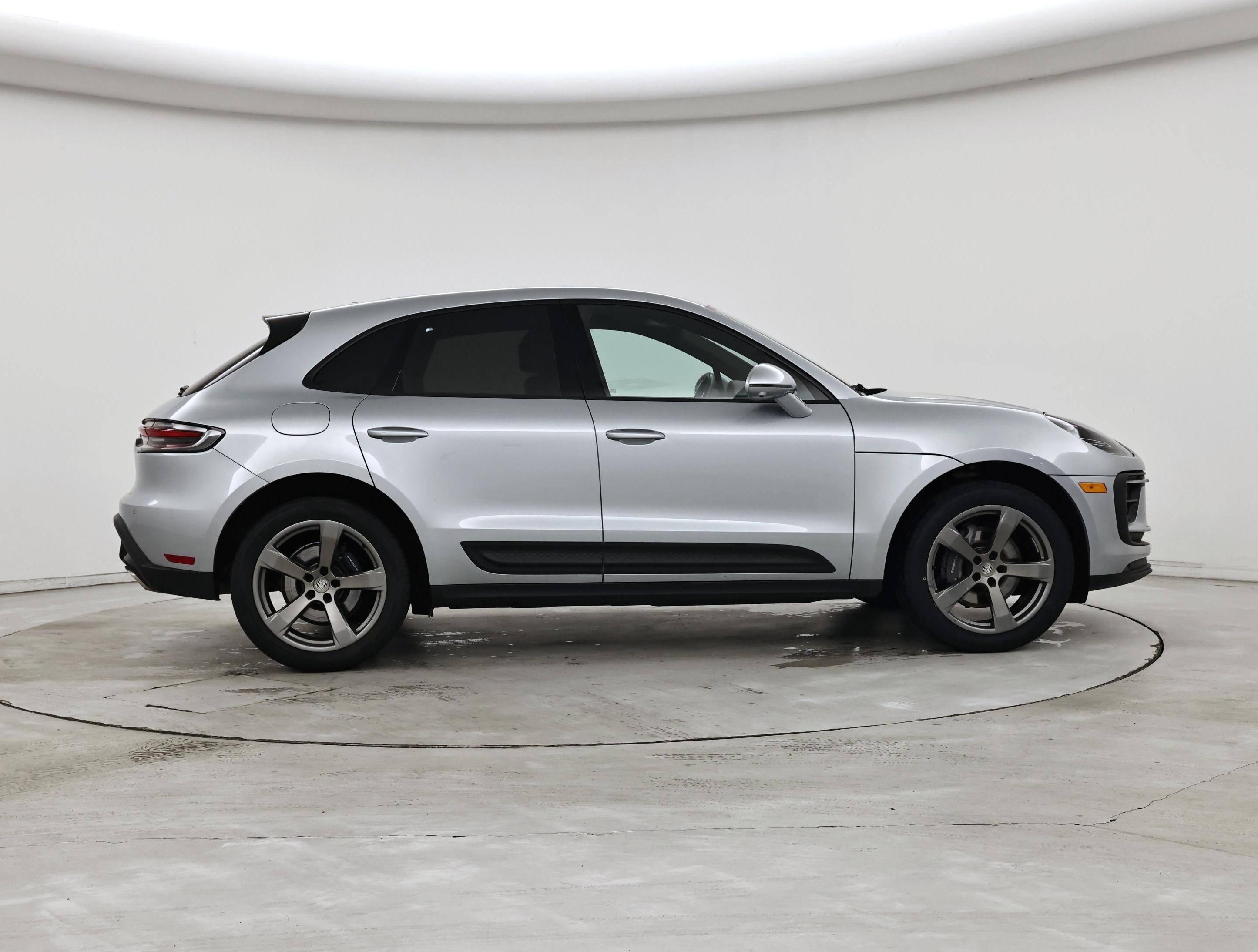 Thumbnail: 2022 Porsche Macan - 7