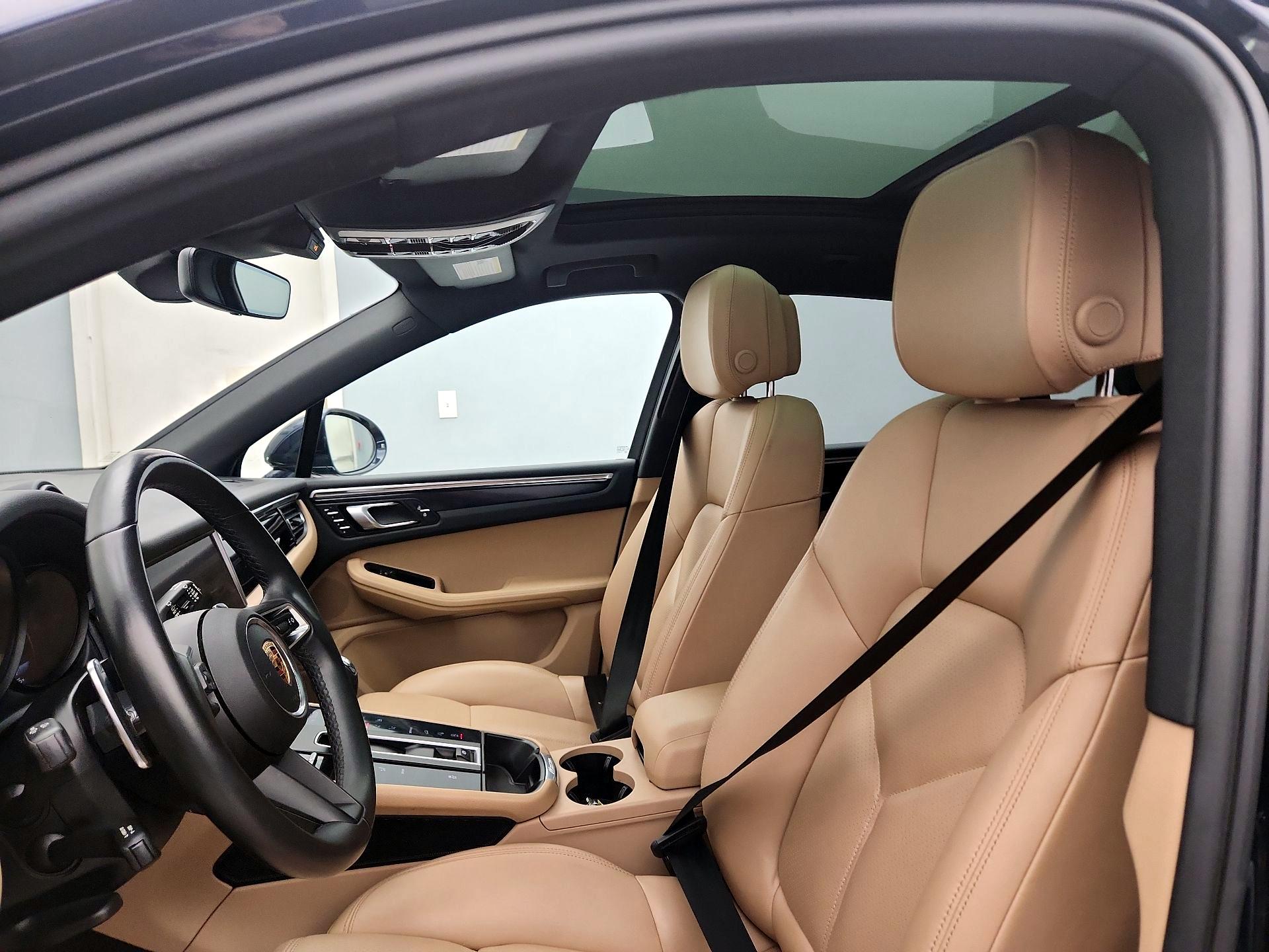 Thumbnail: 2022 Porsche Macan - 19