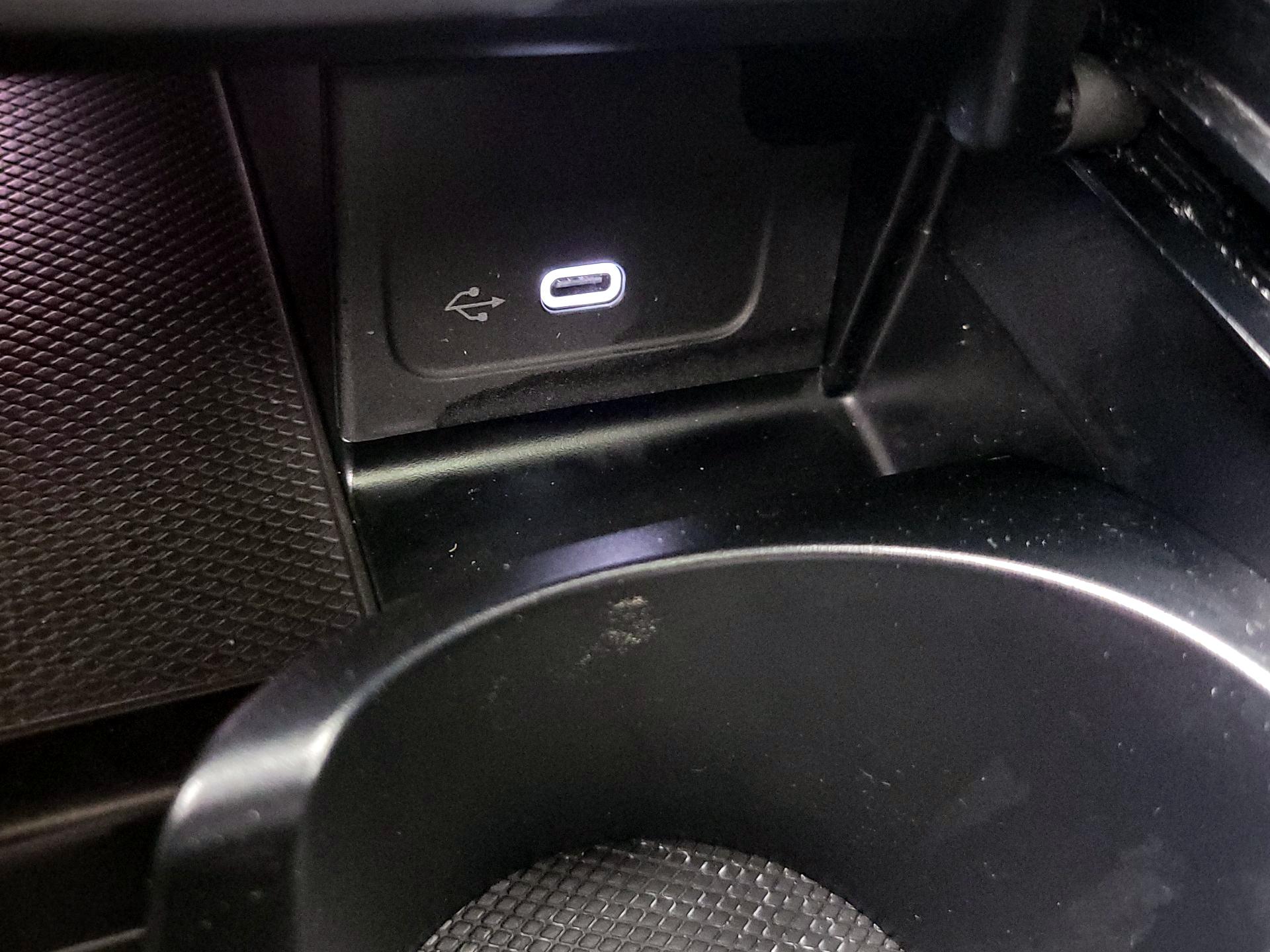 Thumbnail: 2023 Mercedes-Benz C-Class - 19