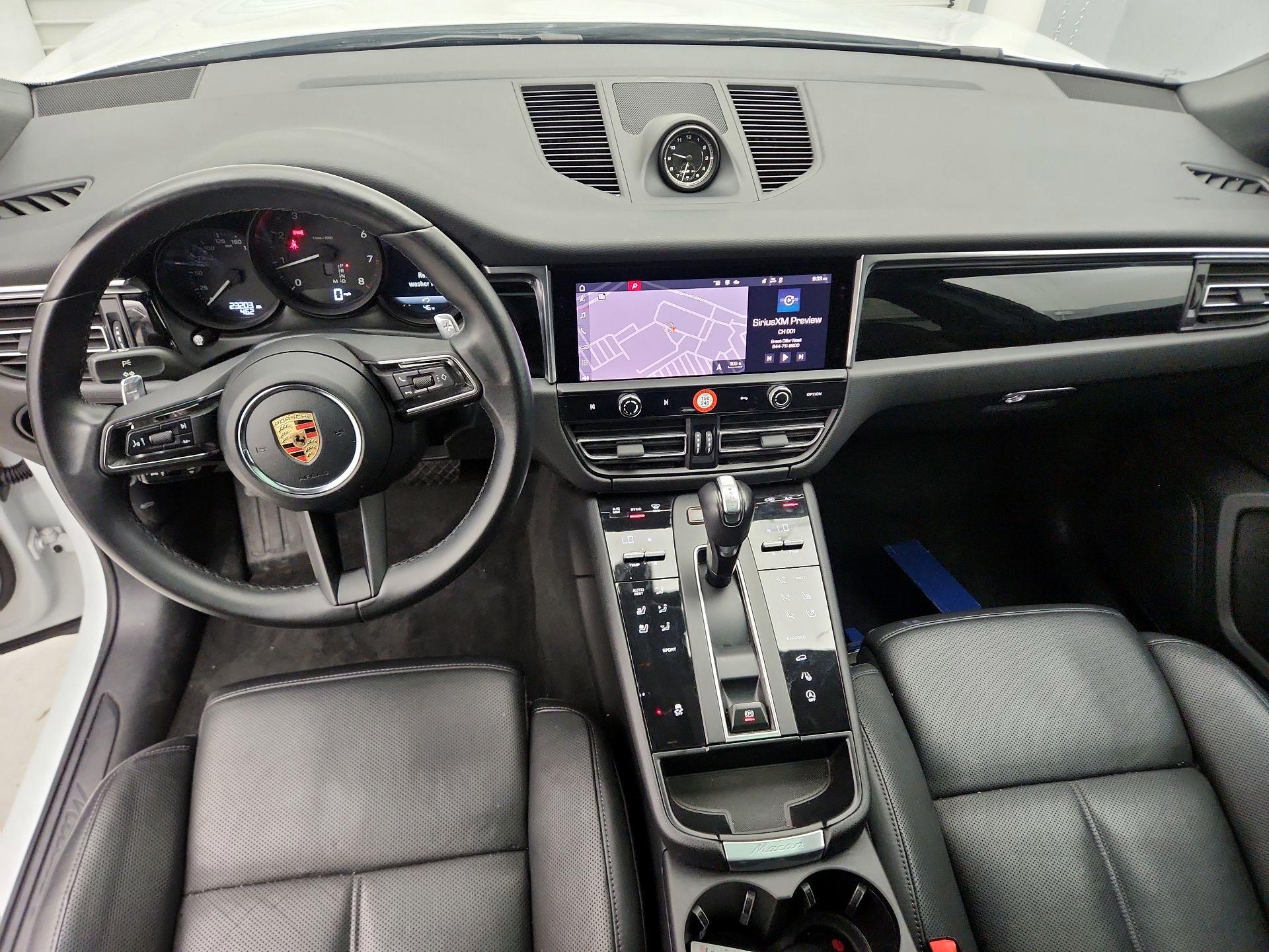 Thumbnail: 2023 Porsche Macan - 9