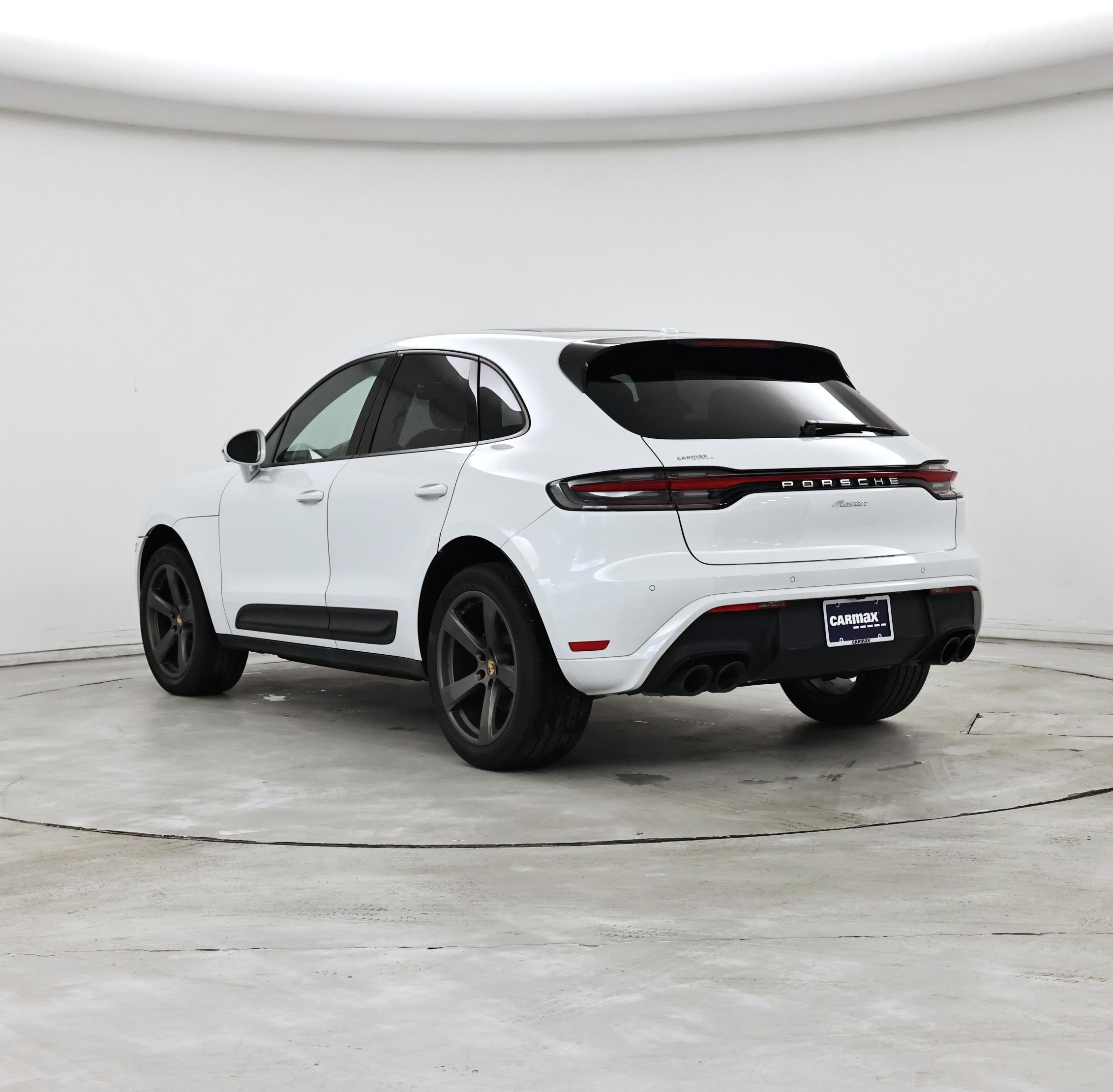 Thumbnail: 2023 Porsche Macan - 2