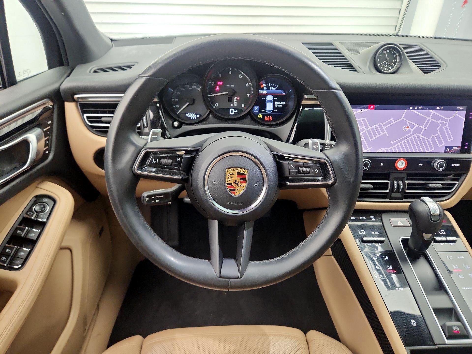 Thumbnail: 2022 Porsche Macan - 10