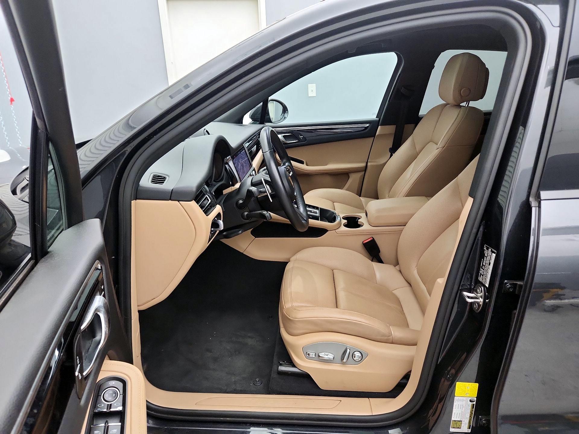 Thumbnail: 2022 Porsche Macan - 11