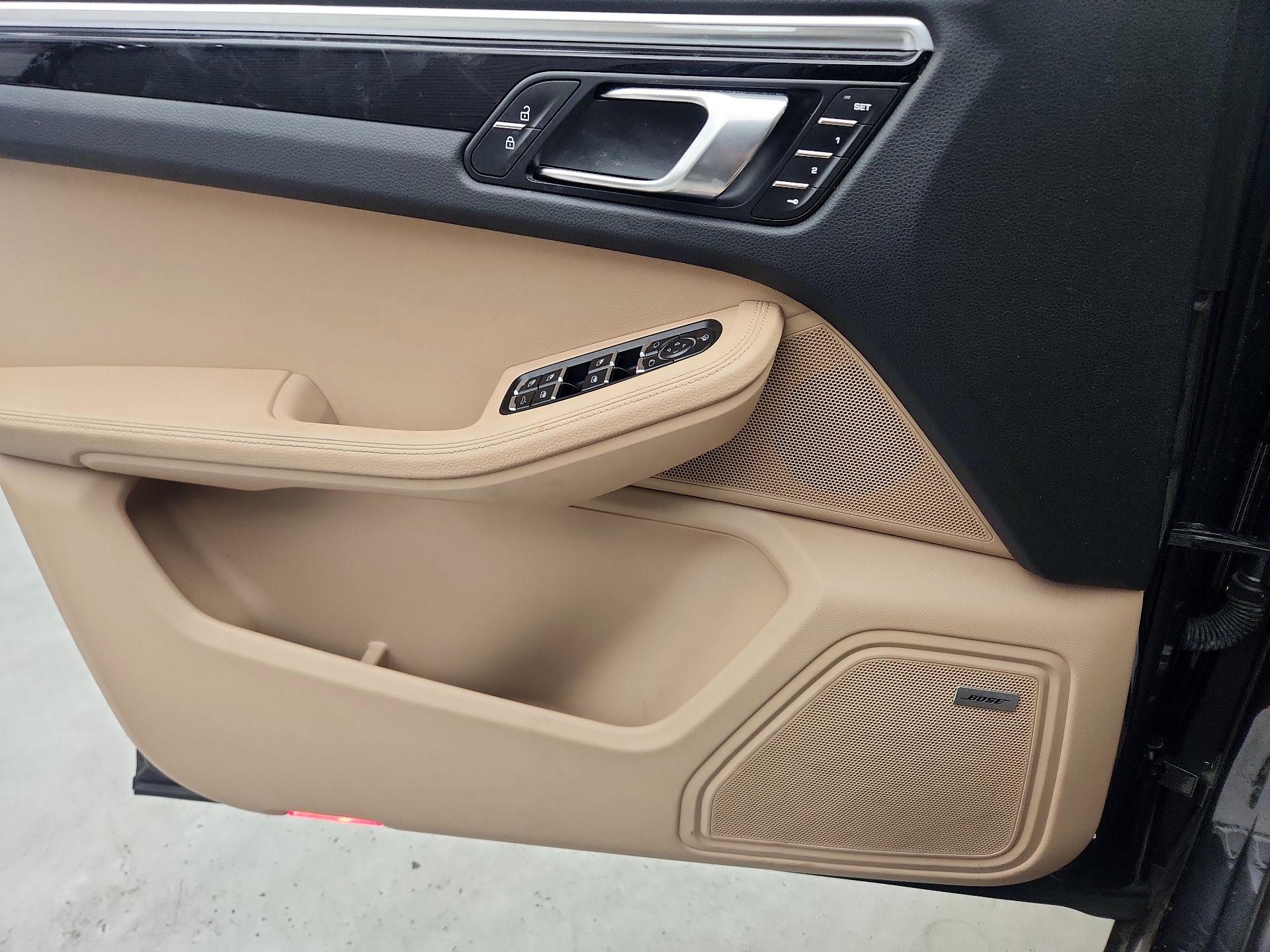 Thumbnail: 2022 Porsche Macan - 12