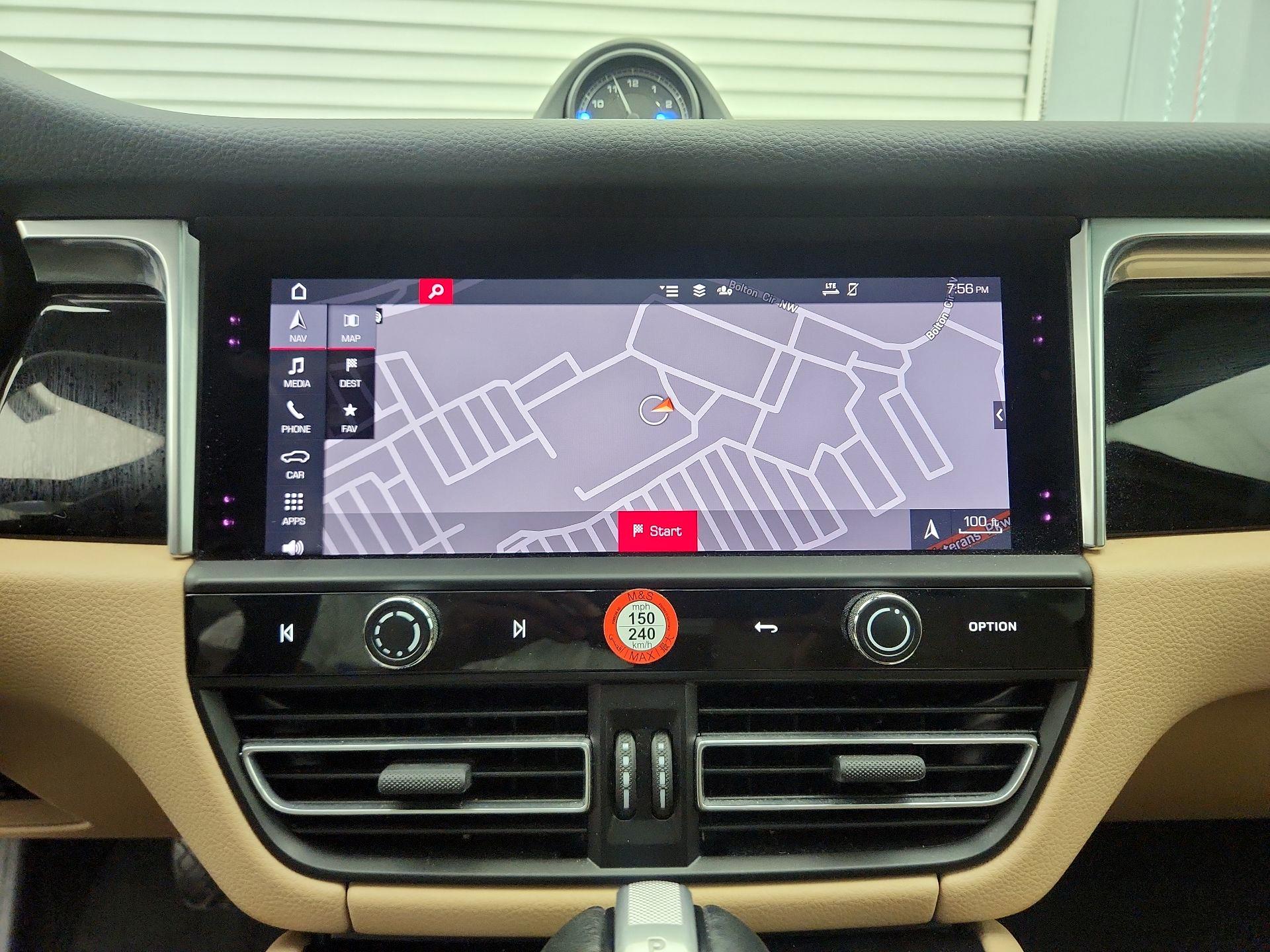 Thumbnail: 2022 Porsche Macan - 14