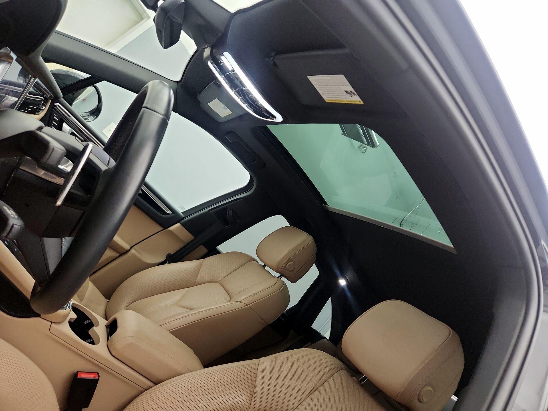 Thumbnail: 2022 Porsche Macan - 20