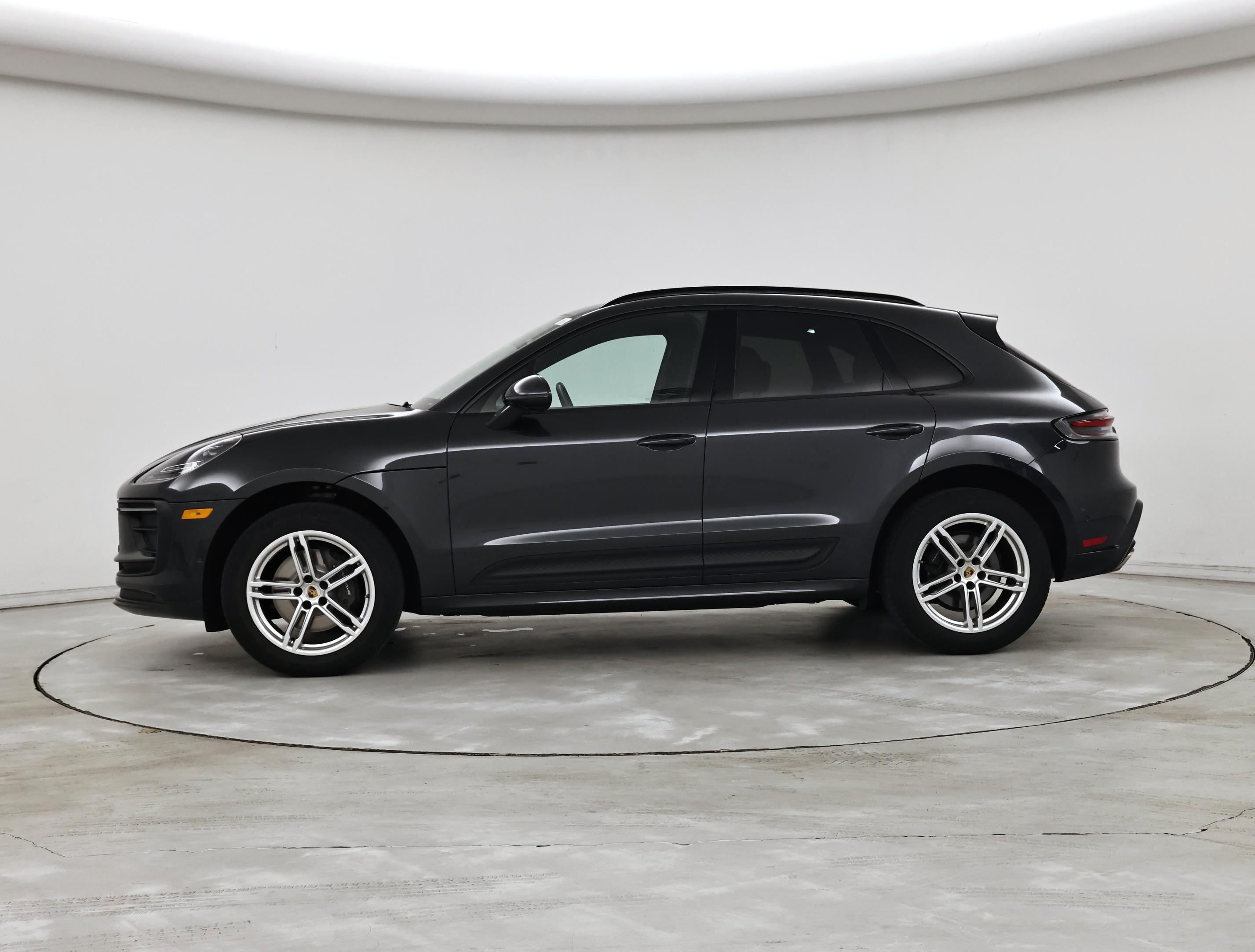 Thumbnail: 2022 Porsche Macan - 3