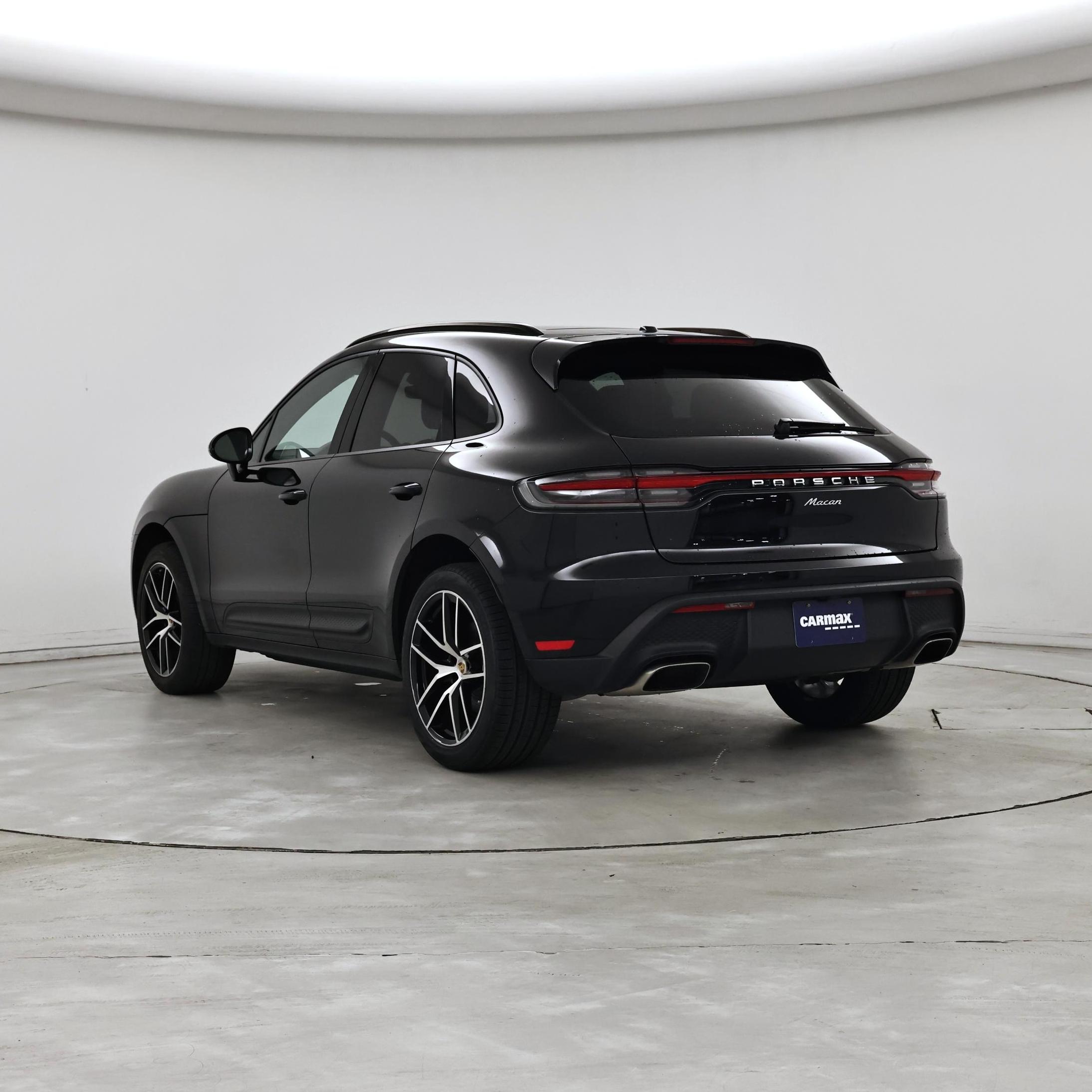 Thumbnail: 2022 Porsche Macan - 2